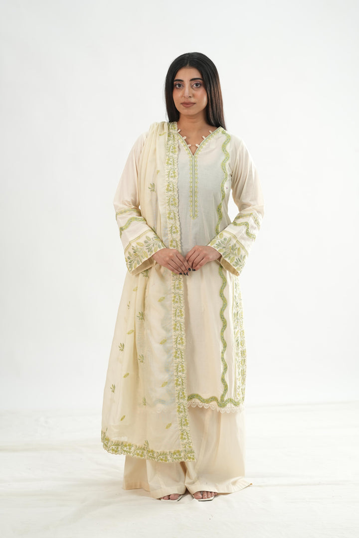 Design 3 - Mahnur Fiona Lawn Stitched