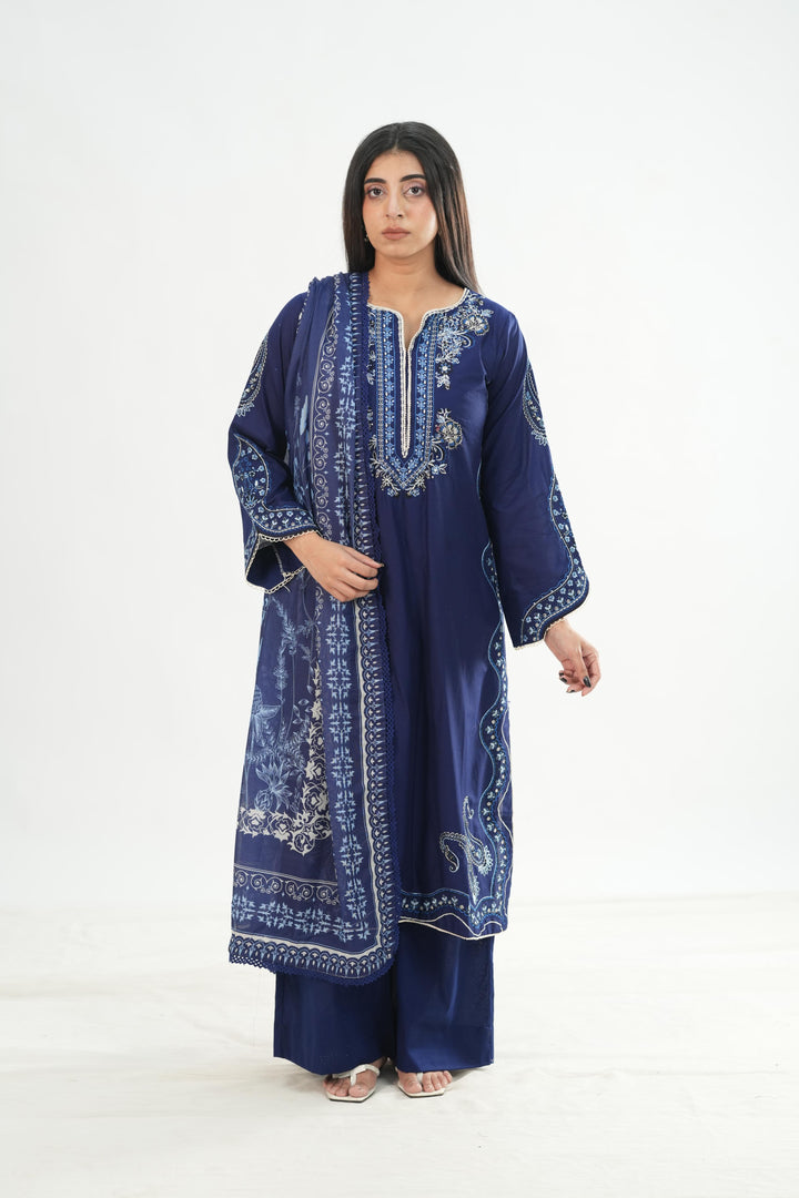 Design 6 - Mahnur Fiona Lawn Stitched