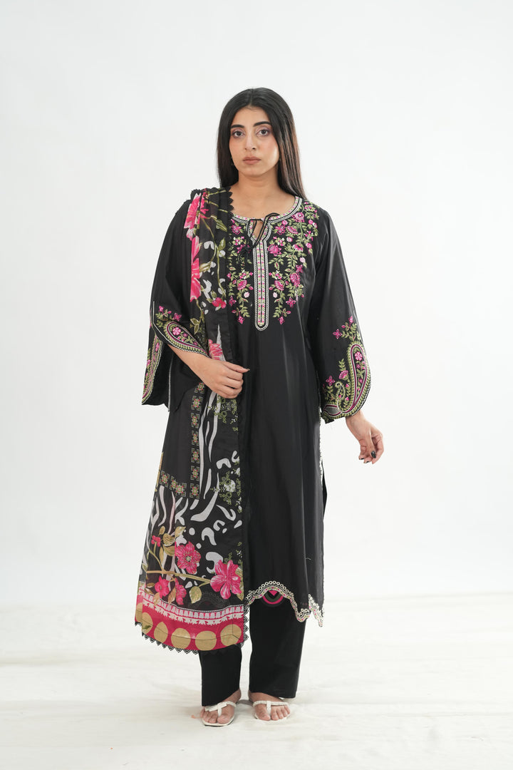 Design 9 - Mahnur Fiona Lawn Stitched