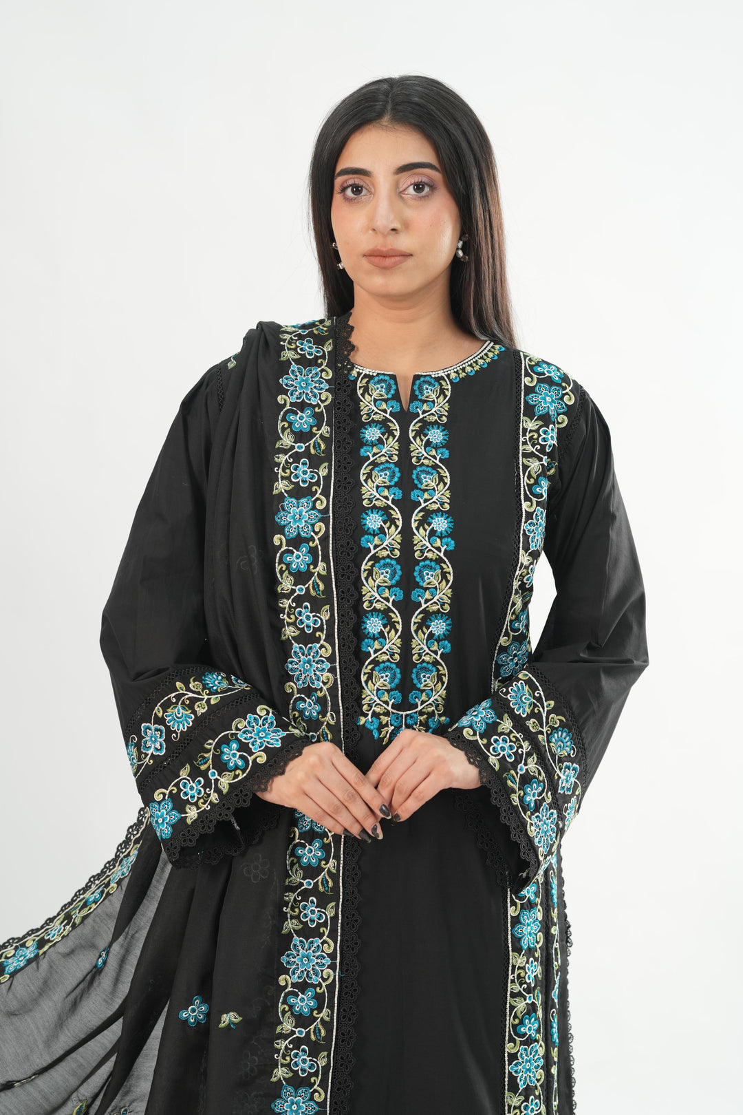 Design 11 - Mahnur Fiona Lawn Stitched
