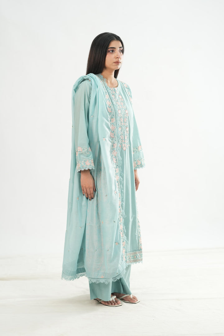 Design 12 - Mahnur Fiona Lawn Stitched