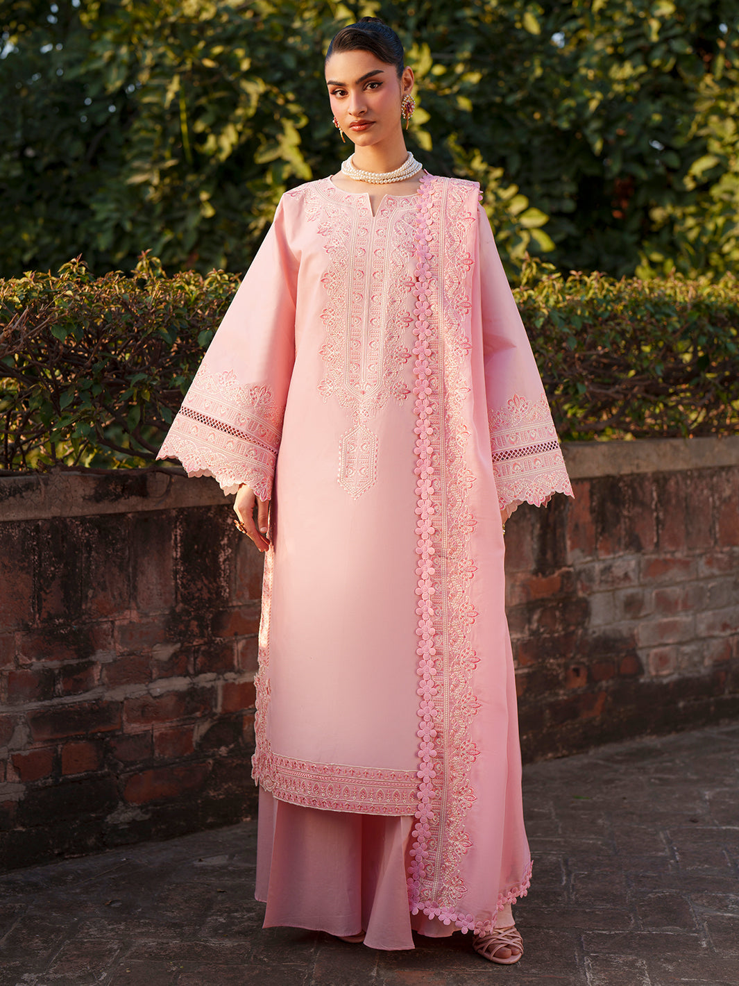Design 13 - Mahnur Fiona Lawn Stitched