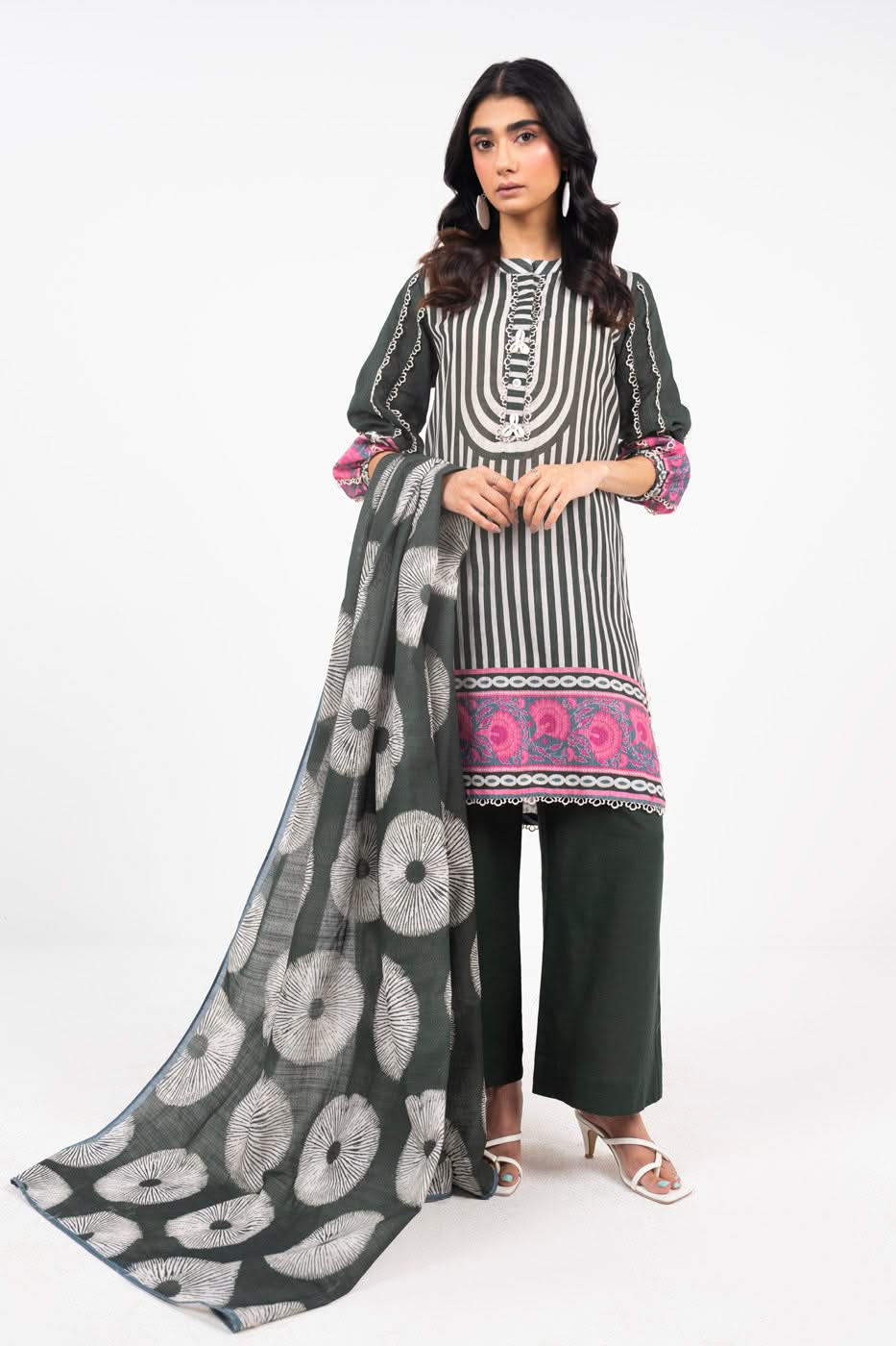 Printed Khaddar Black Unstitched Suit - Alkaram