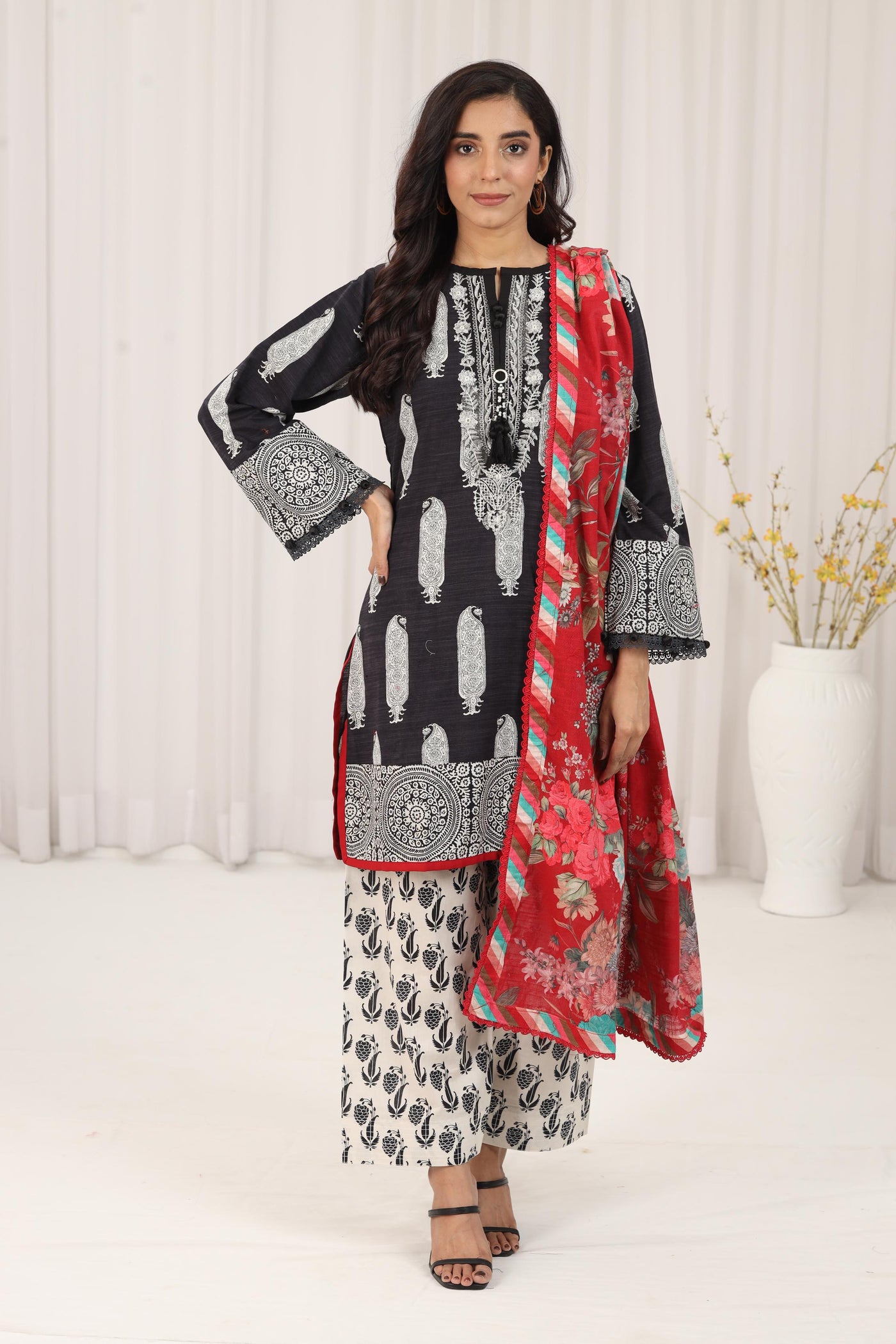 Design 16B - Sana Safinaz Mahay Stitched