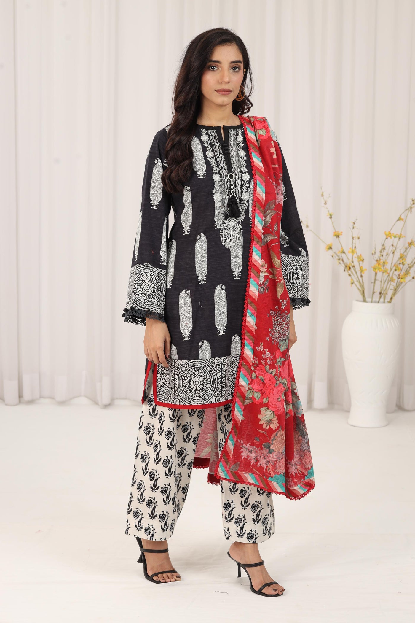 Design 16B - Sana Safinaz Mahay Stitched