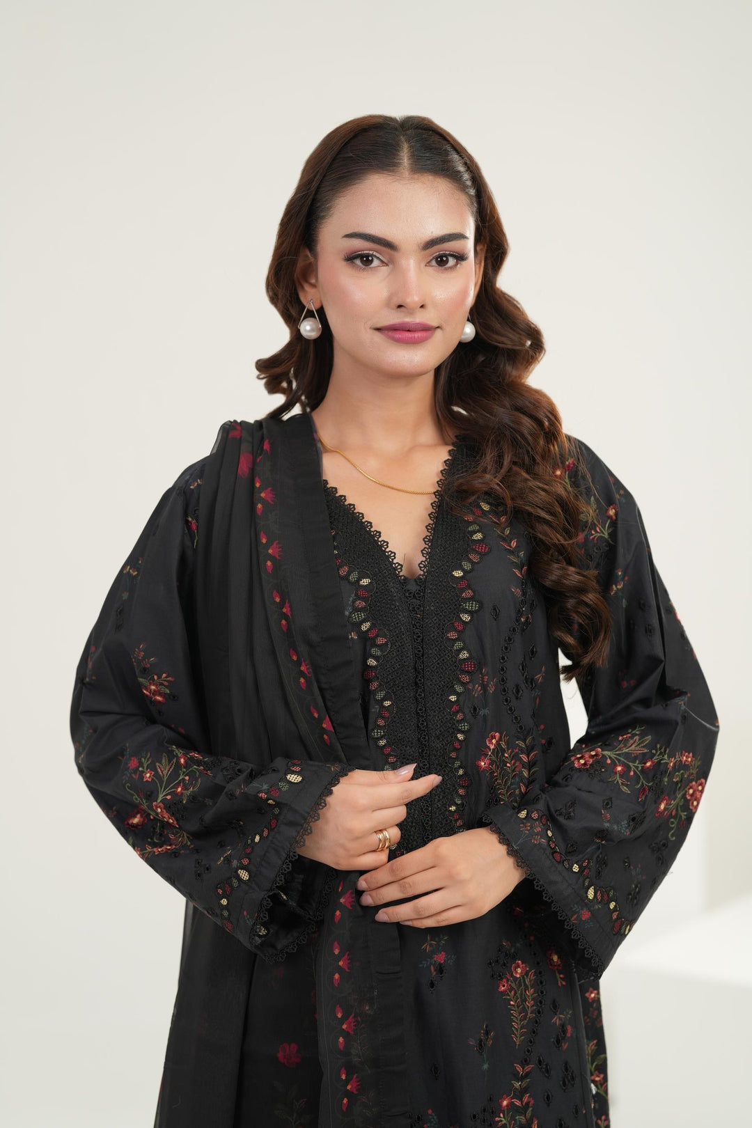 Embroidered Lawn Black Stitched Suit - Iznik