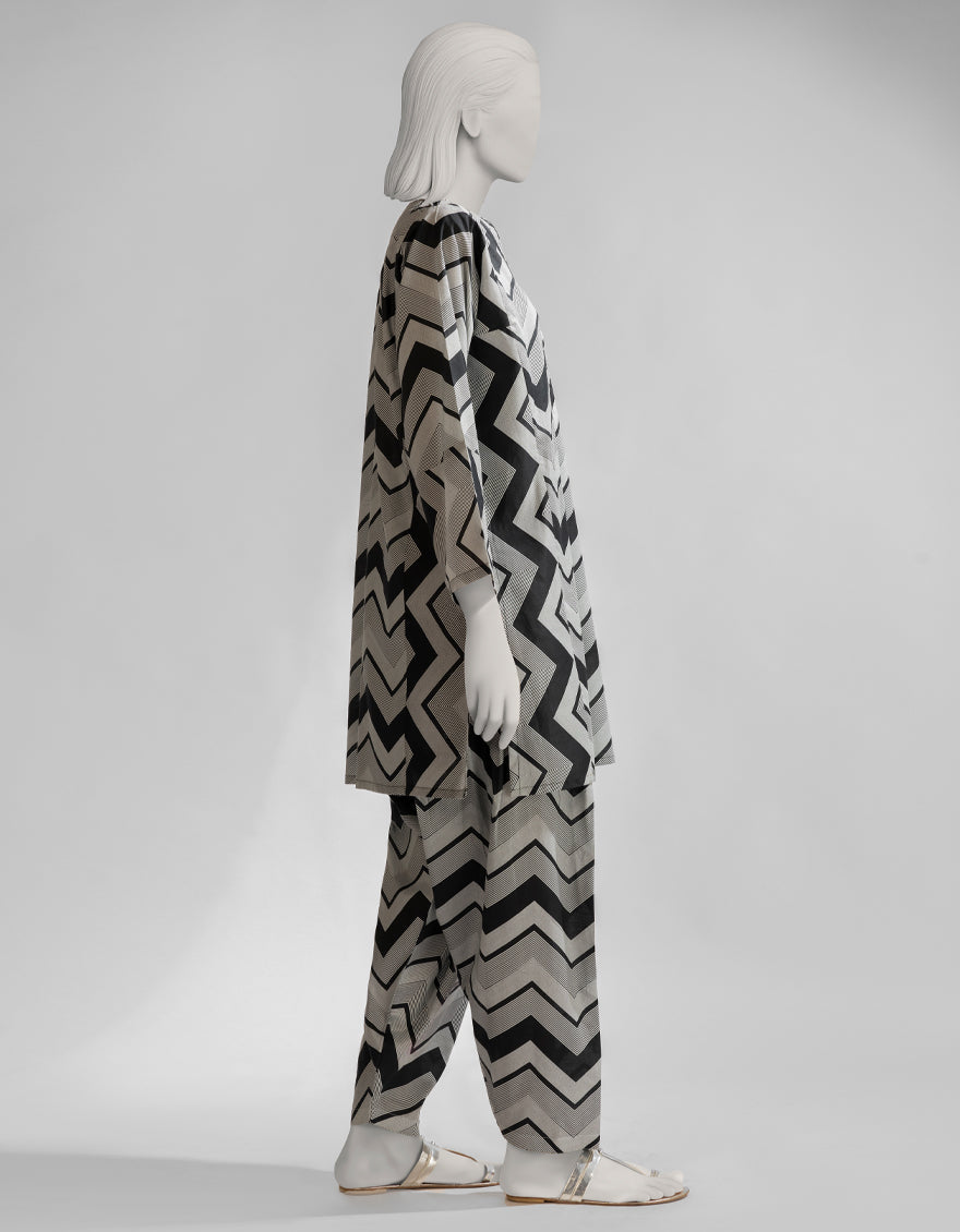 Lawn Black Kurti - J. Junaid Jamshed