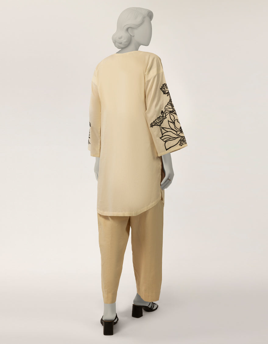 Lawn Off White Kurti - J. Junaid Jamshed