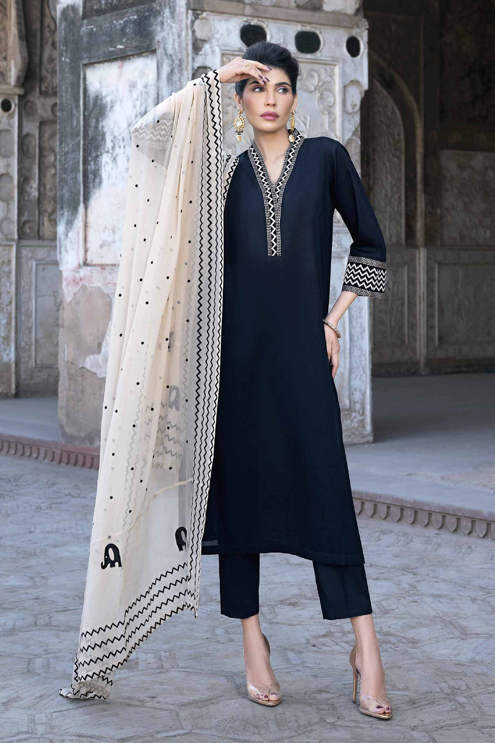 Embroidered Black 3 Piece Suit - Nishat