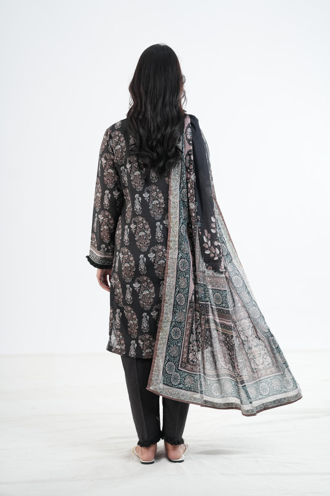 Khaddar Black Stitched Suit - Khaadi