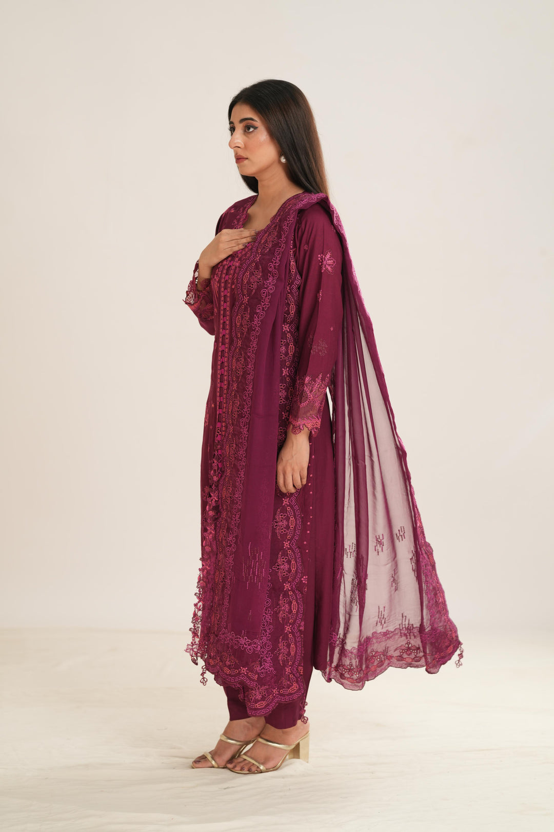 Veyrah - Q Line by Qalamkar Stitched