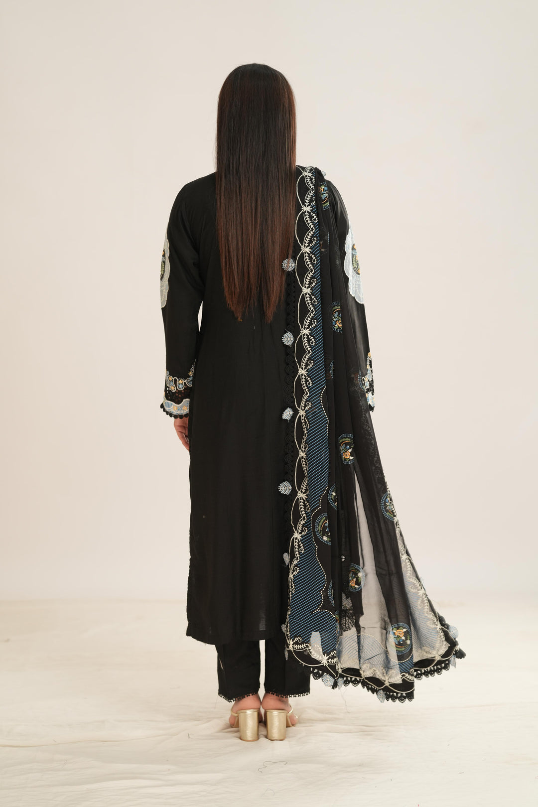 Zyra - Q Line by Qalamkar Stitched