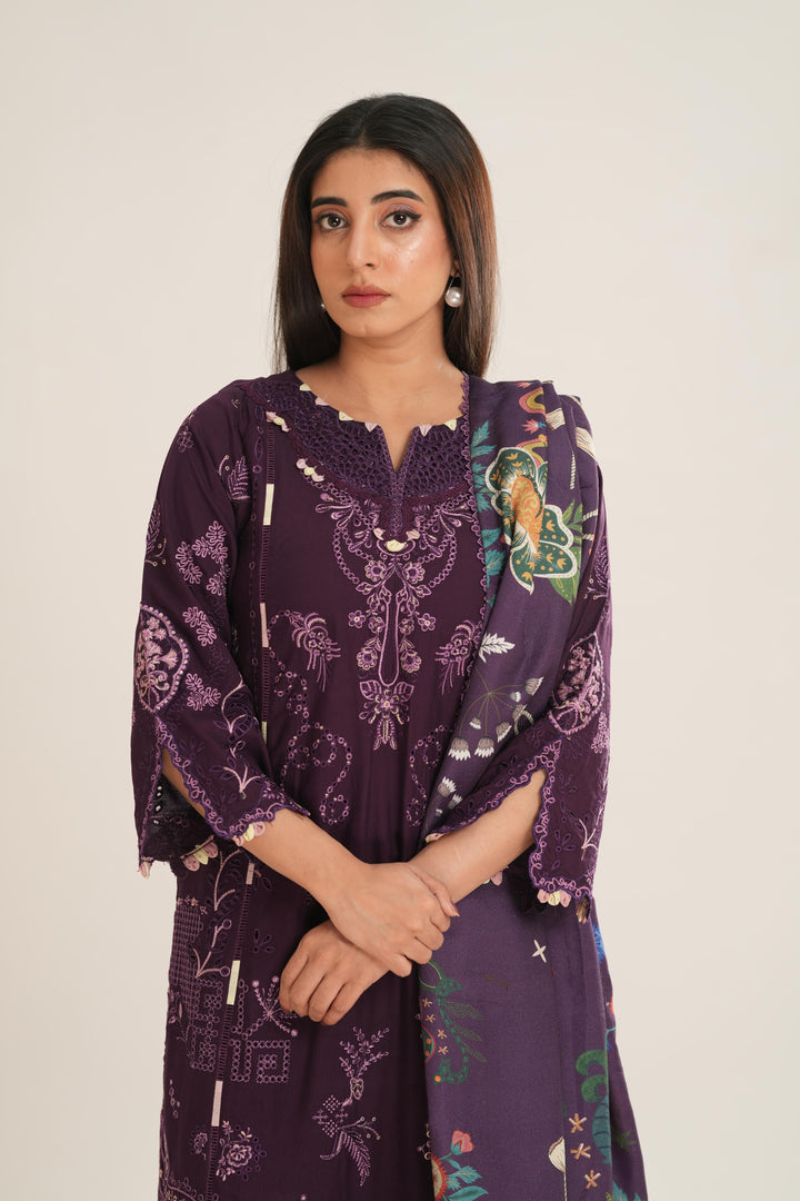 Iris - Q Line by Qalamkar Stitched