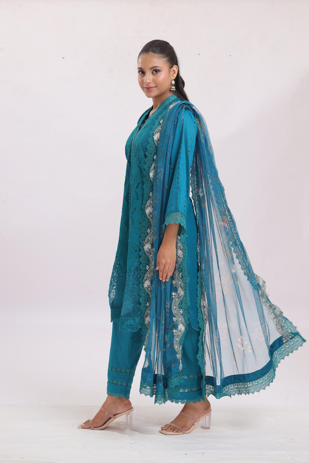 Design 2A - Sobia Nazir Luxury Lawn Stitched