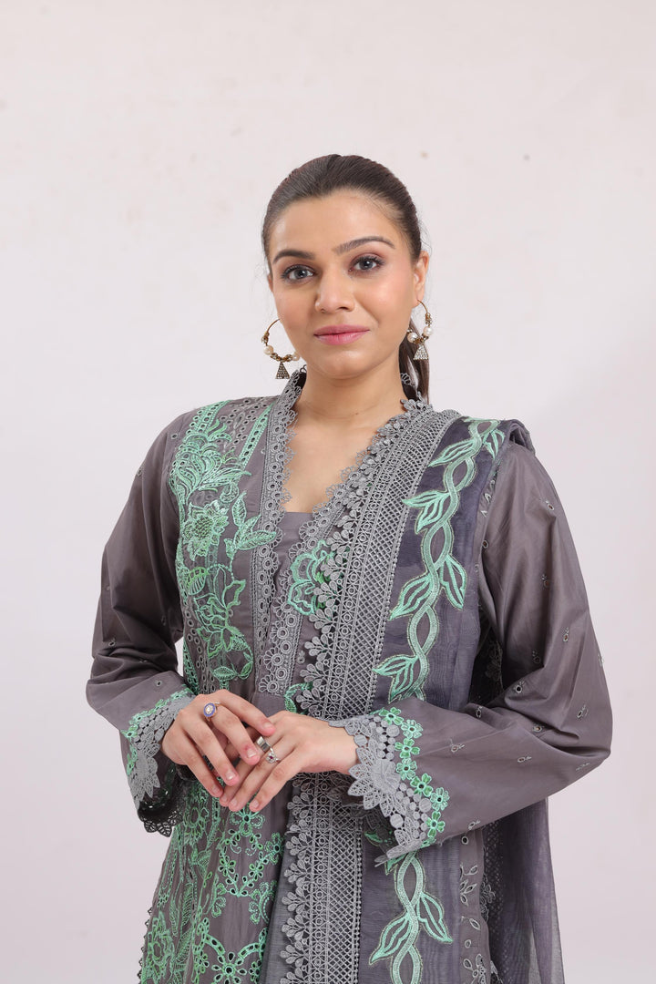 Design 3B - Sobia Nazir Luxury Lawn Stitched