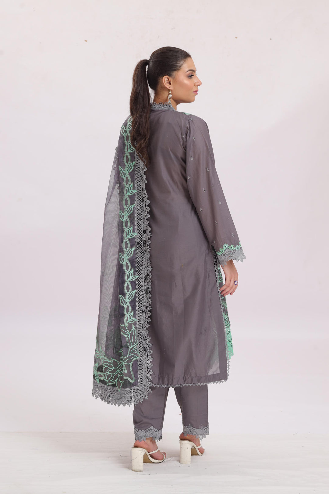 Design 3B - Sobia Nazir Luxury Lawn Stitched