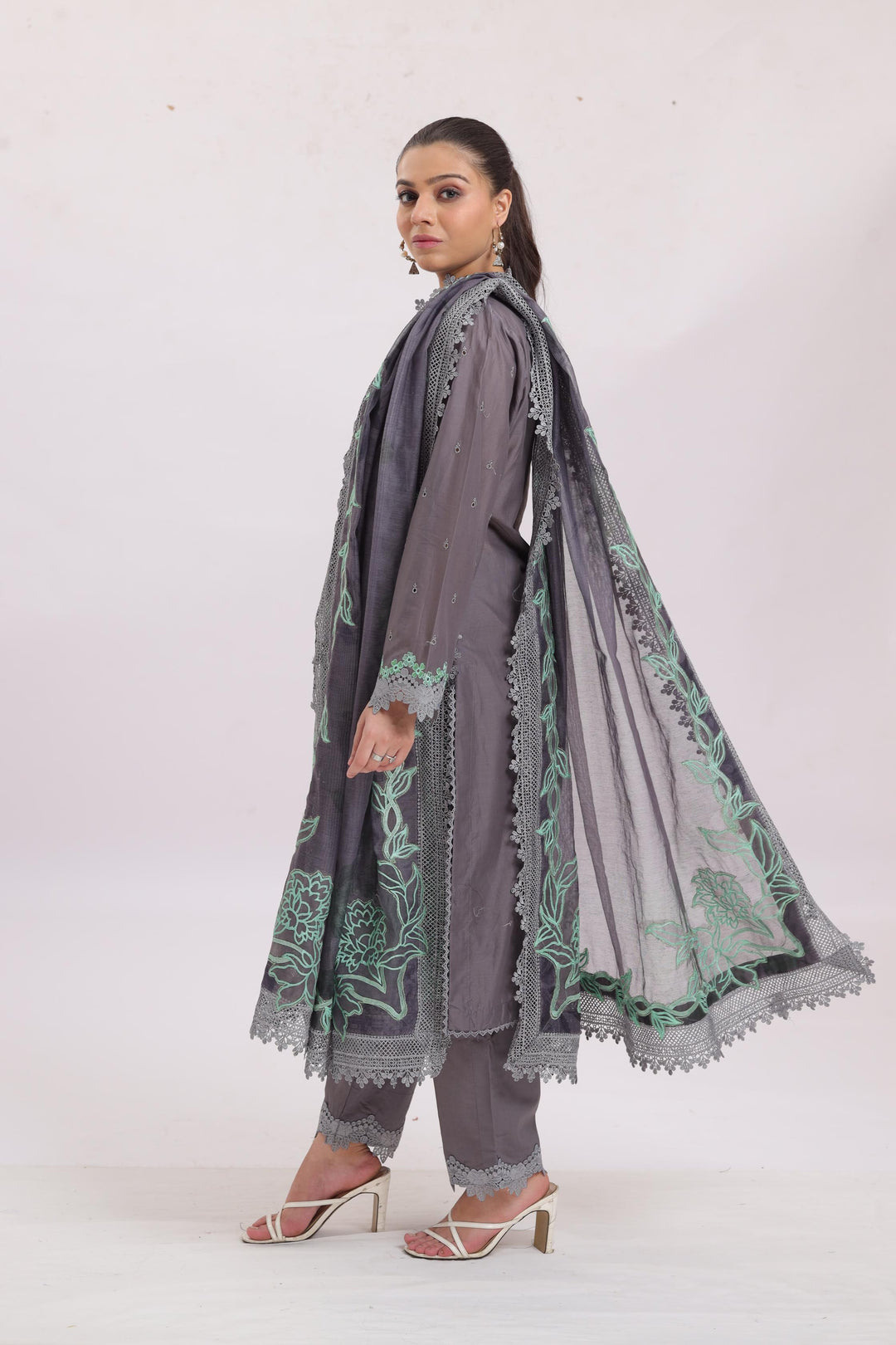 Design 3B - Sobia Nazir Luxury Lawn Stitched