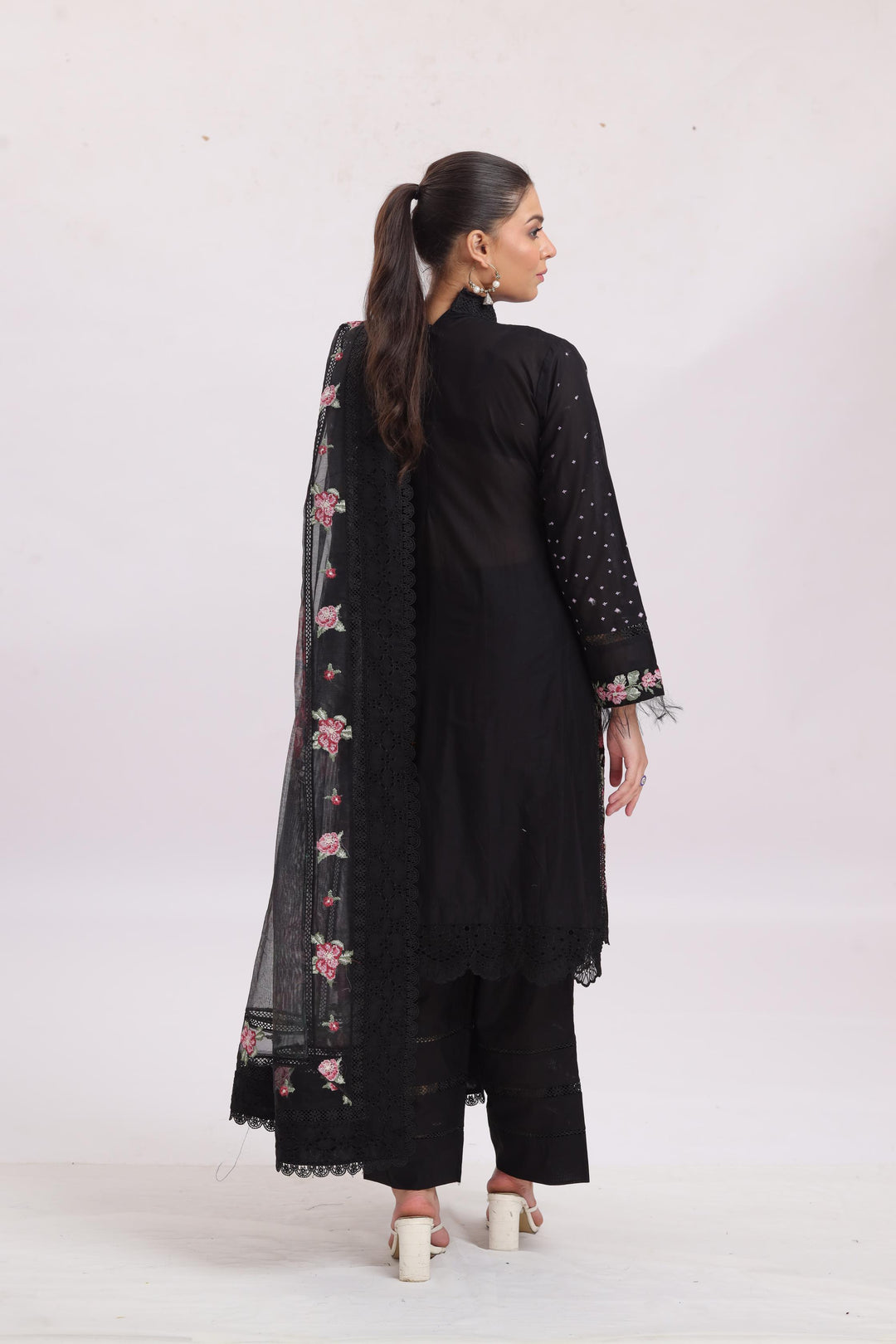 Design 4B - Sobia Nazir Luxury Lawn Stitched