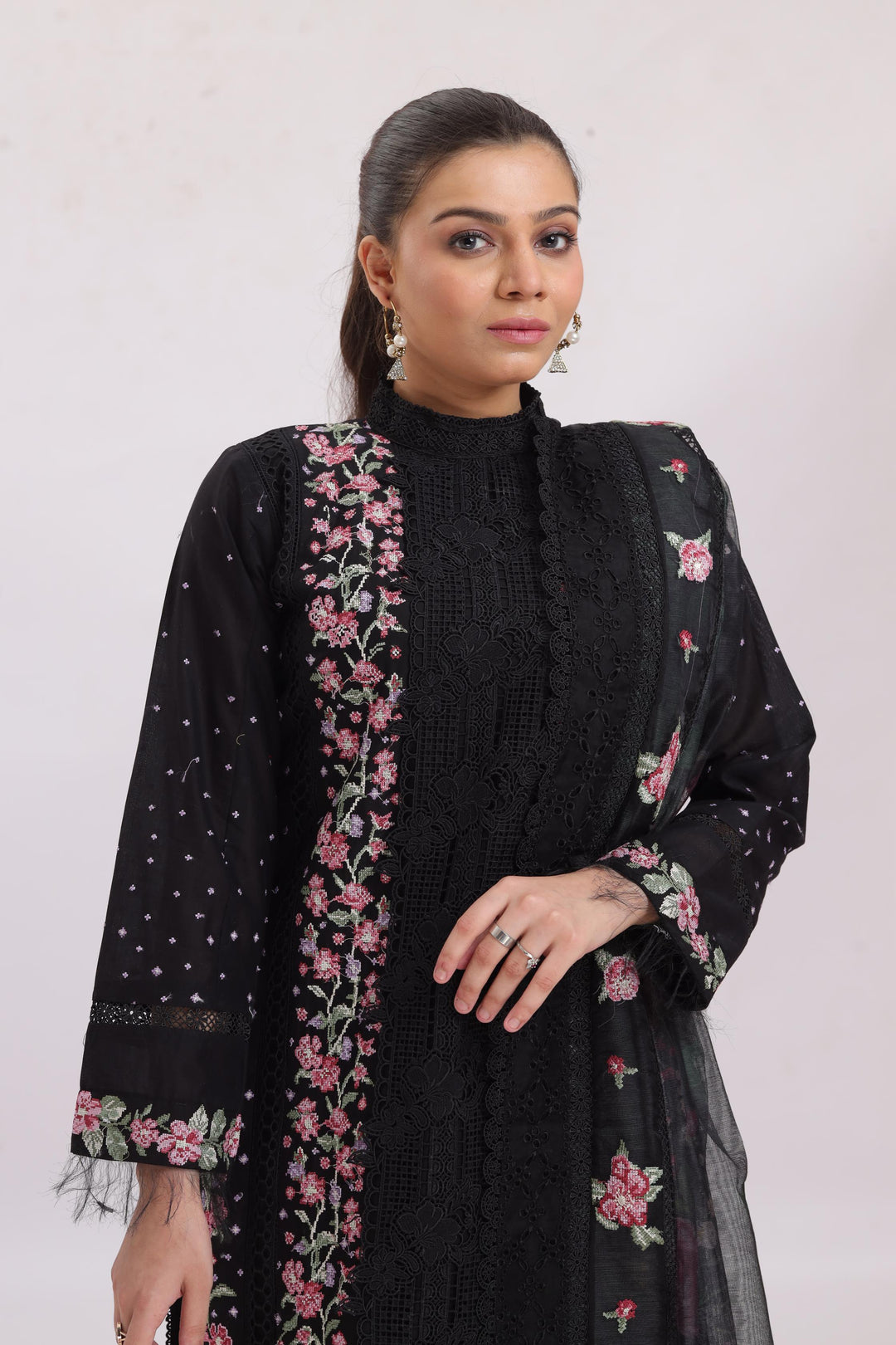 Design 4B - Sobia Nazir Luxury Lawn Stitched