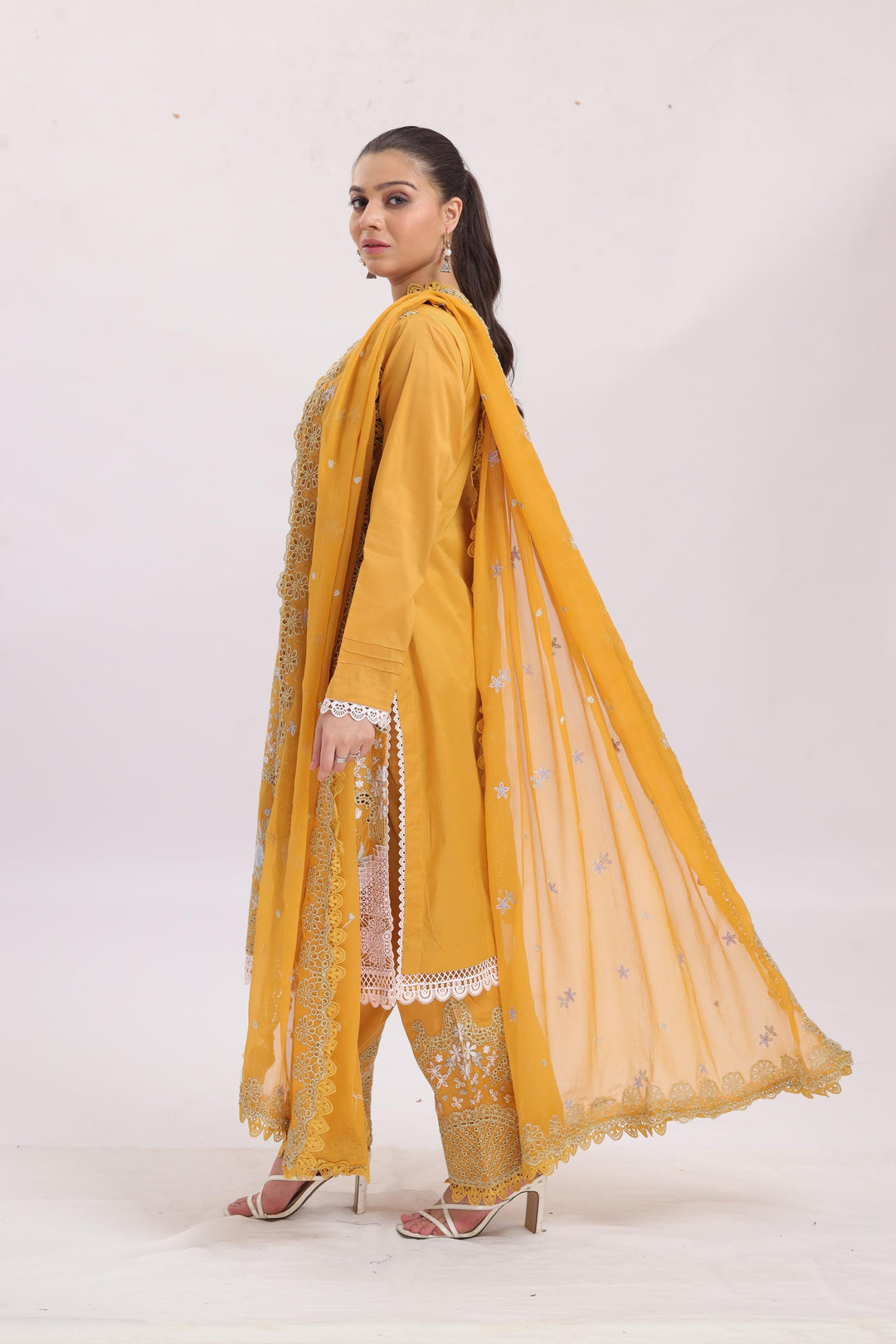 Design 6B - Sobia Nazir Luxury Lawn Stitched