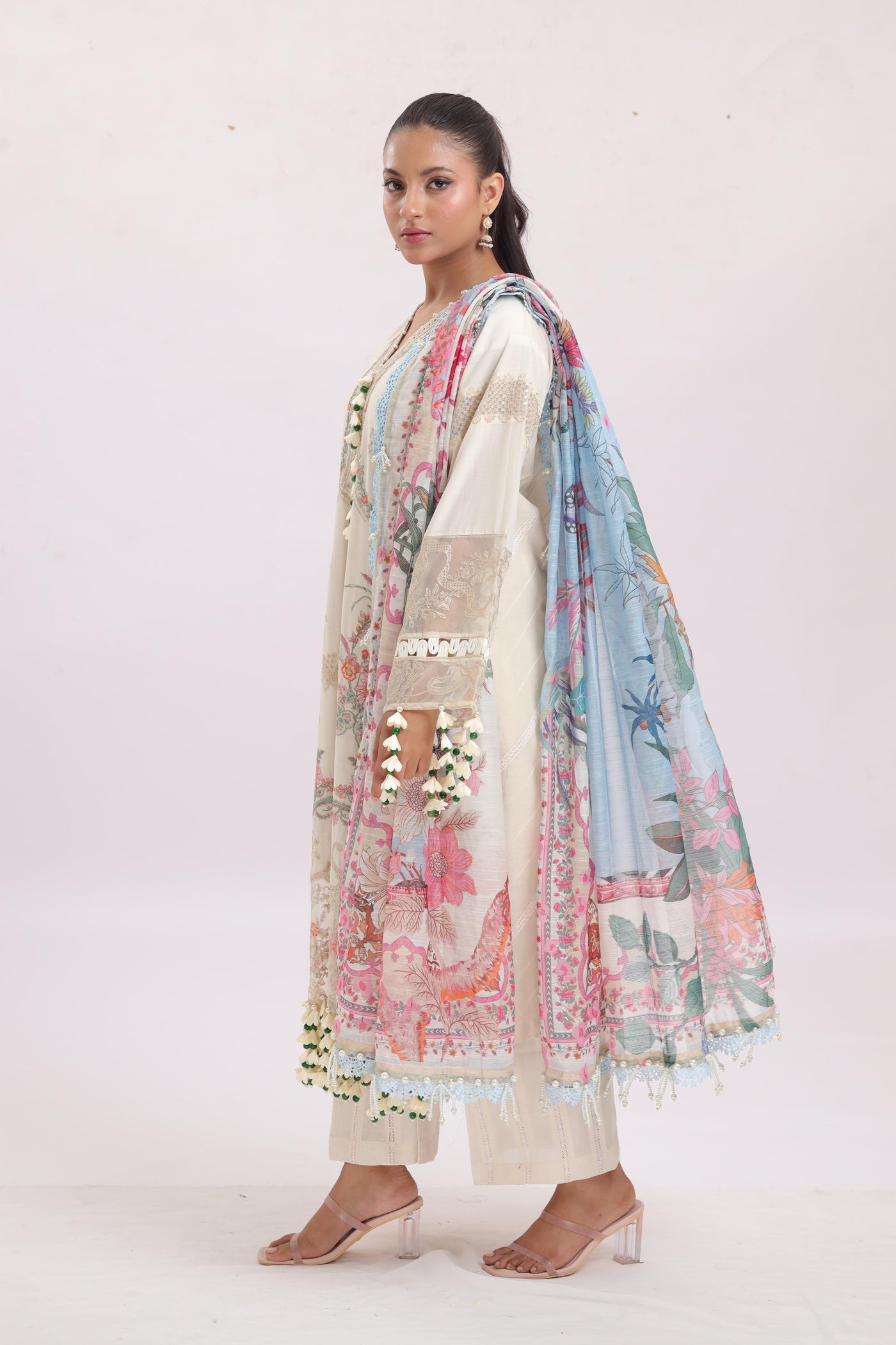 Embroidered Slub Lawn Cream Stitched Suit - Sana Safinaz