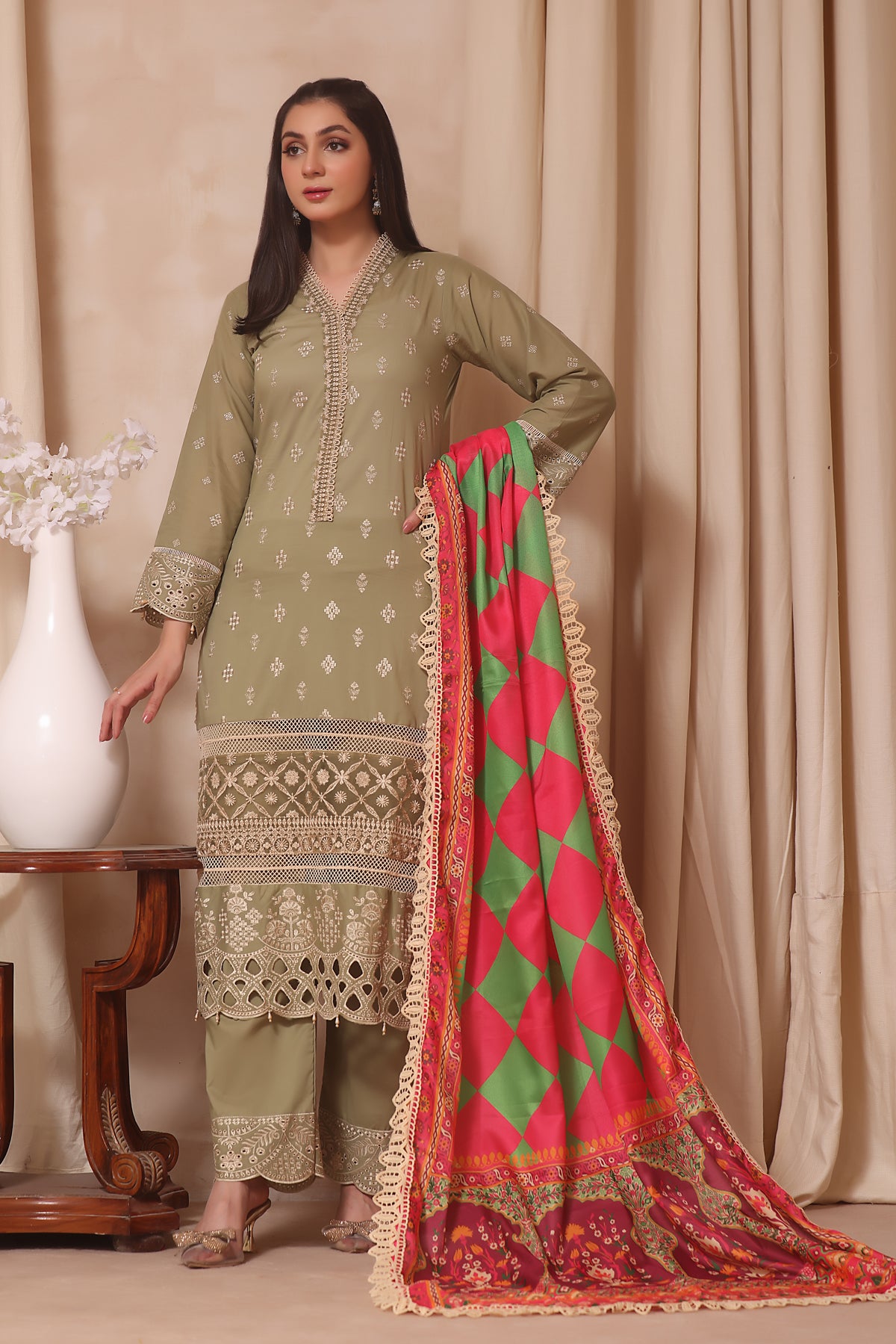 Laal'En 3 Piece Suit - Zainab Chottani