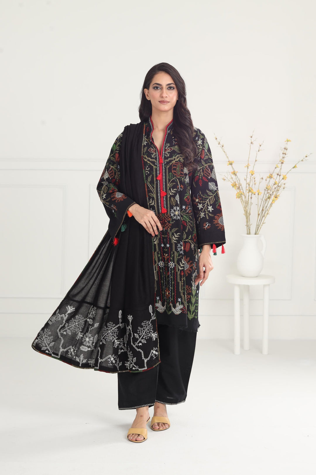 Laleh-D4 - Zara Shahjahan Winter Stitched