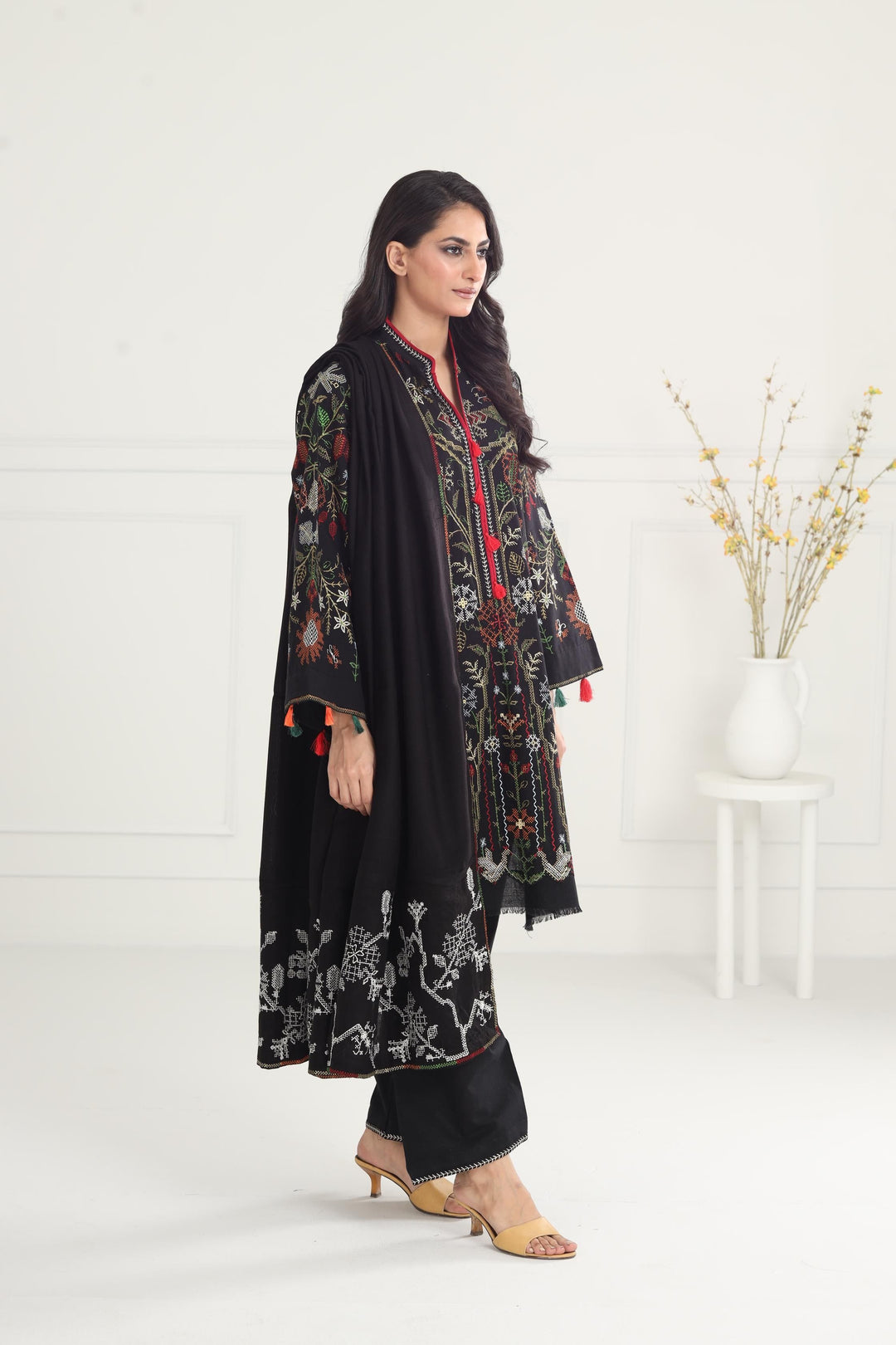 Laleh-D4 - Zara Shahjahan Winter Stitched