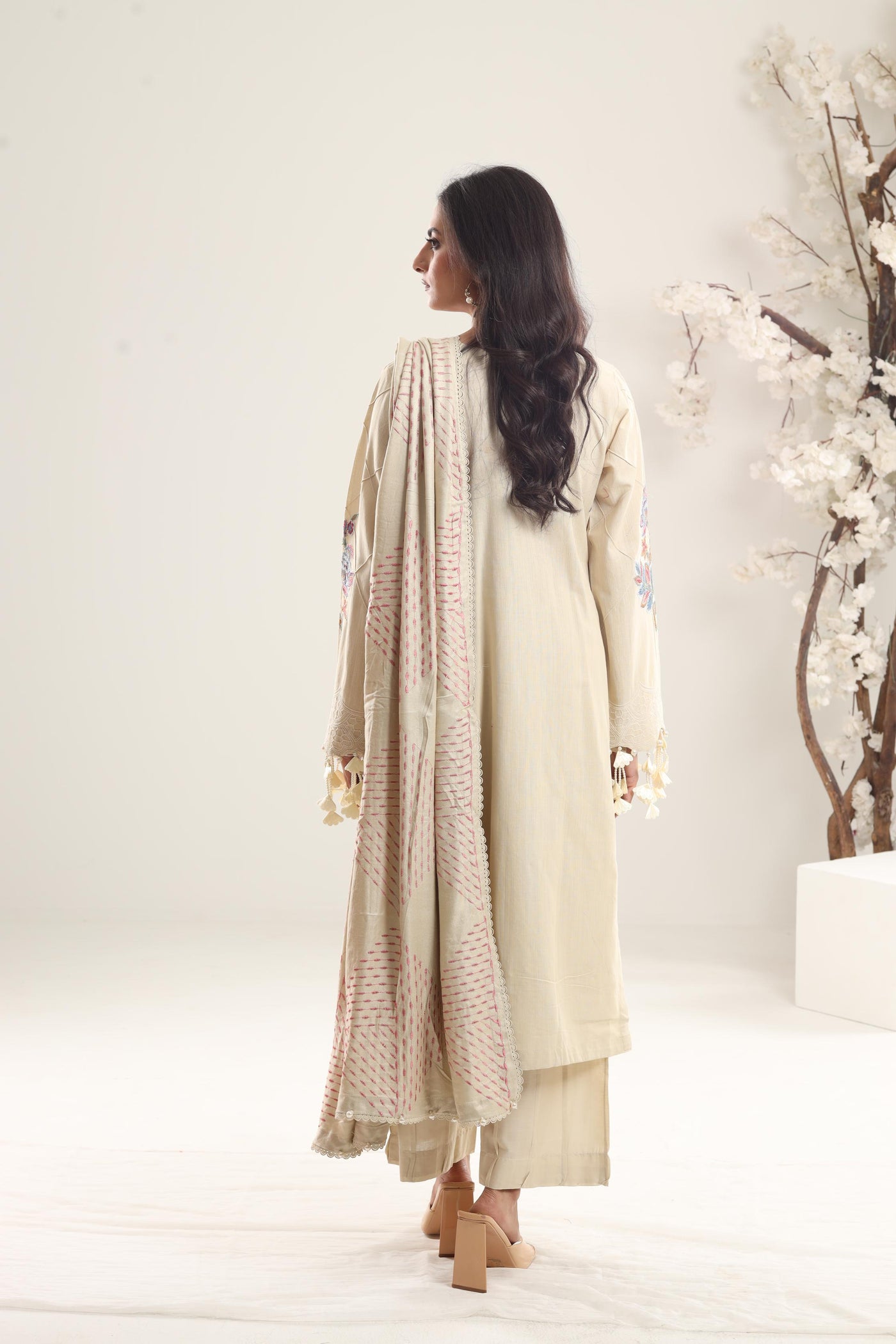 Design 9A - Sana Safinaz Muzlin Winter Stitched