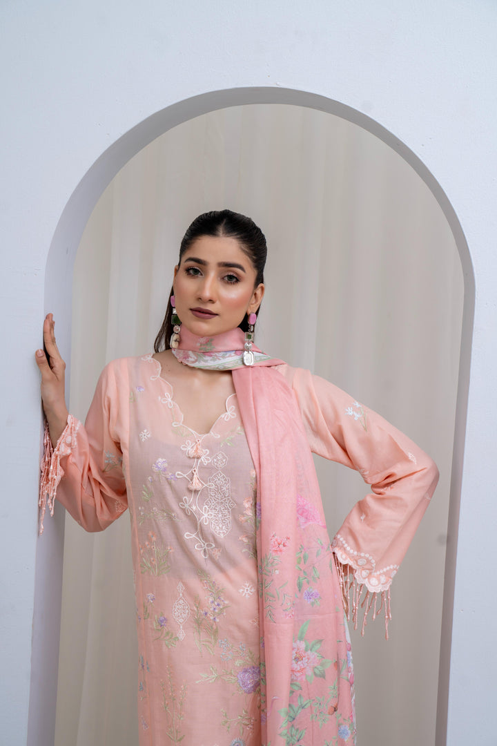 Lawn Pink Stitched Suit - Sana Safinaz Muzlin Stitched