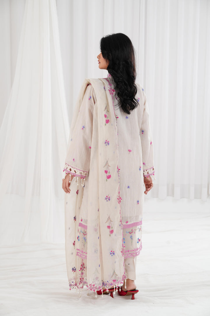 Lawn Cream  Stitched Suit - Sana Safinaz Muzlin 25'