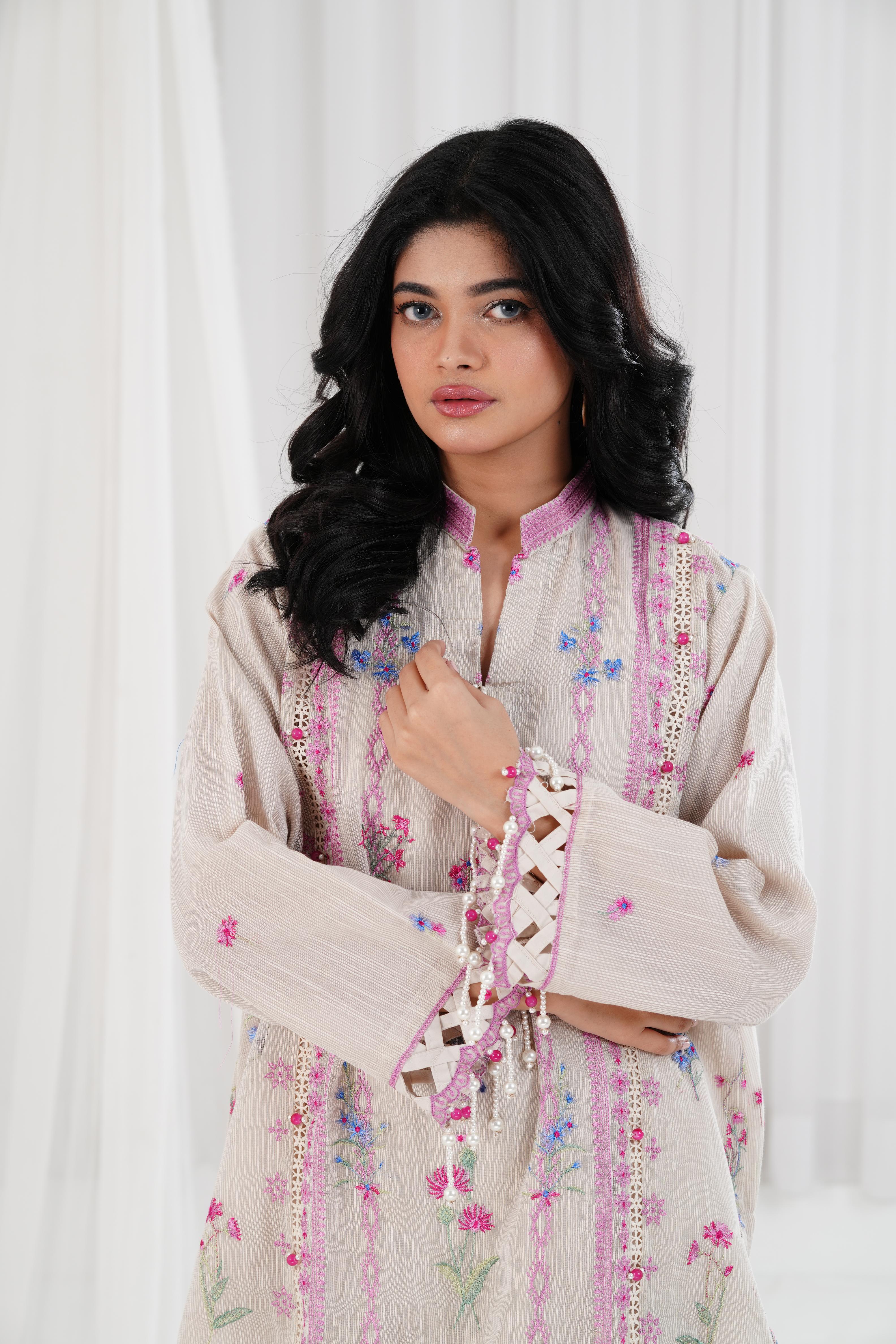 Lawn Cream Stitched Suit - Sana Safinaz Muzlin 25' – Janan