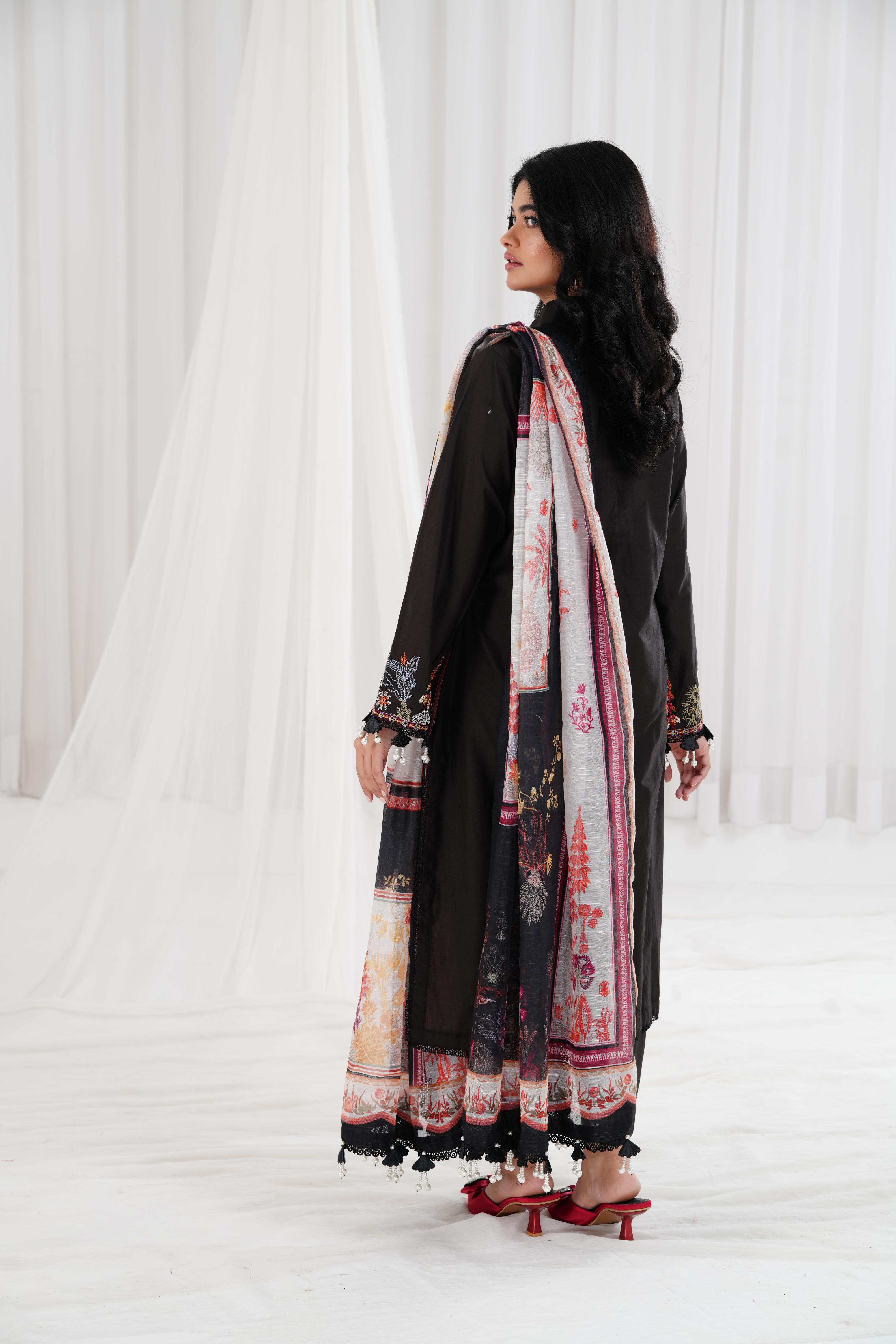 Lawn Black Stitched Suit - Sana Safinaz Muzlin 25' – Janan