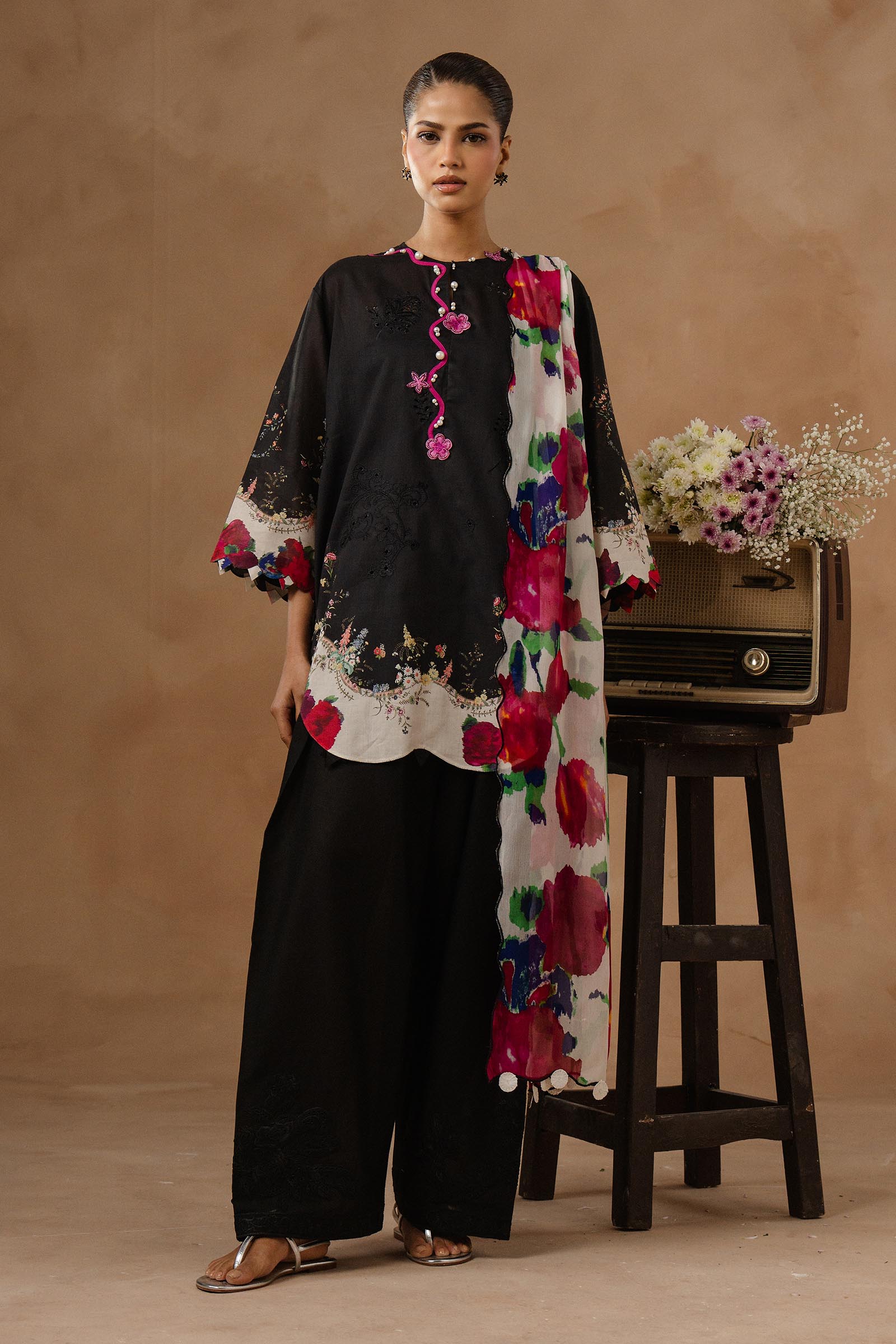 サナサフィナズSANASAFINAZ✨️民族衣装　Vネック　透感　総柄　M Sana Safinaz NURA Vol. 2 - Festive Collection'23. Available in