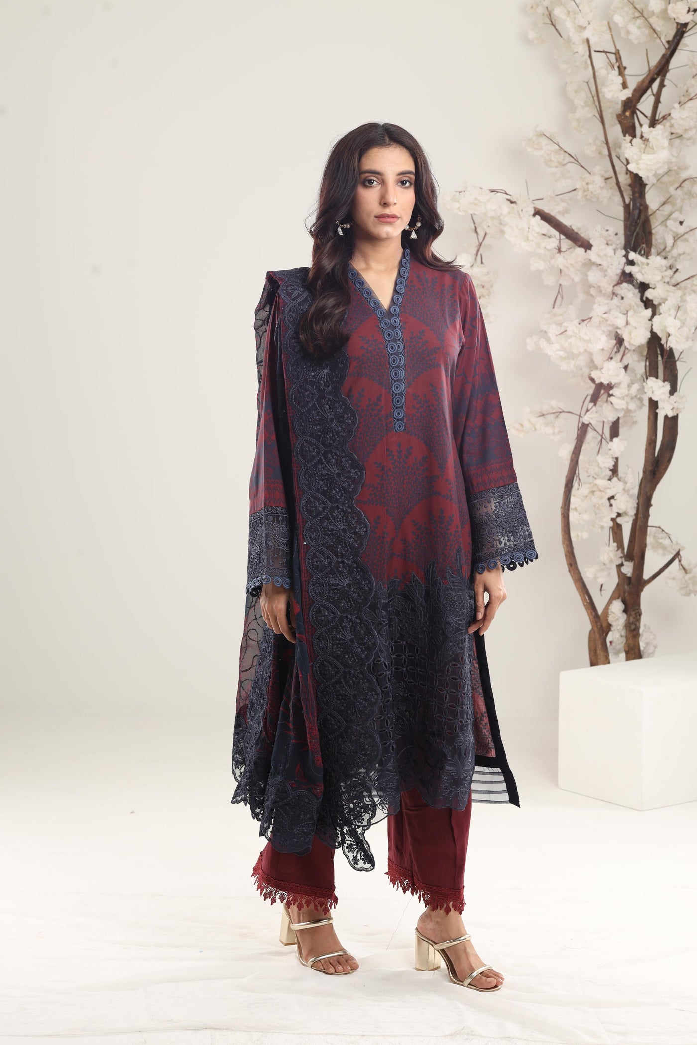 NSG-159 - Nureh Gardenia Winter Stitched