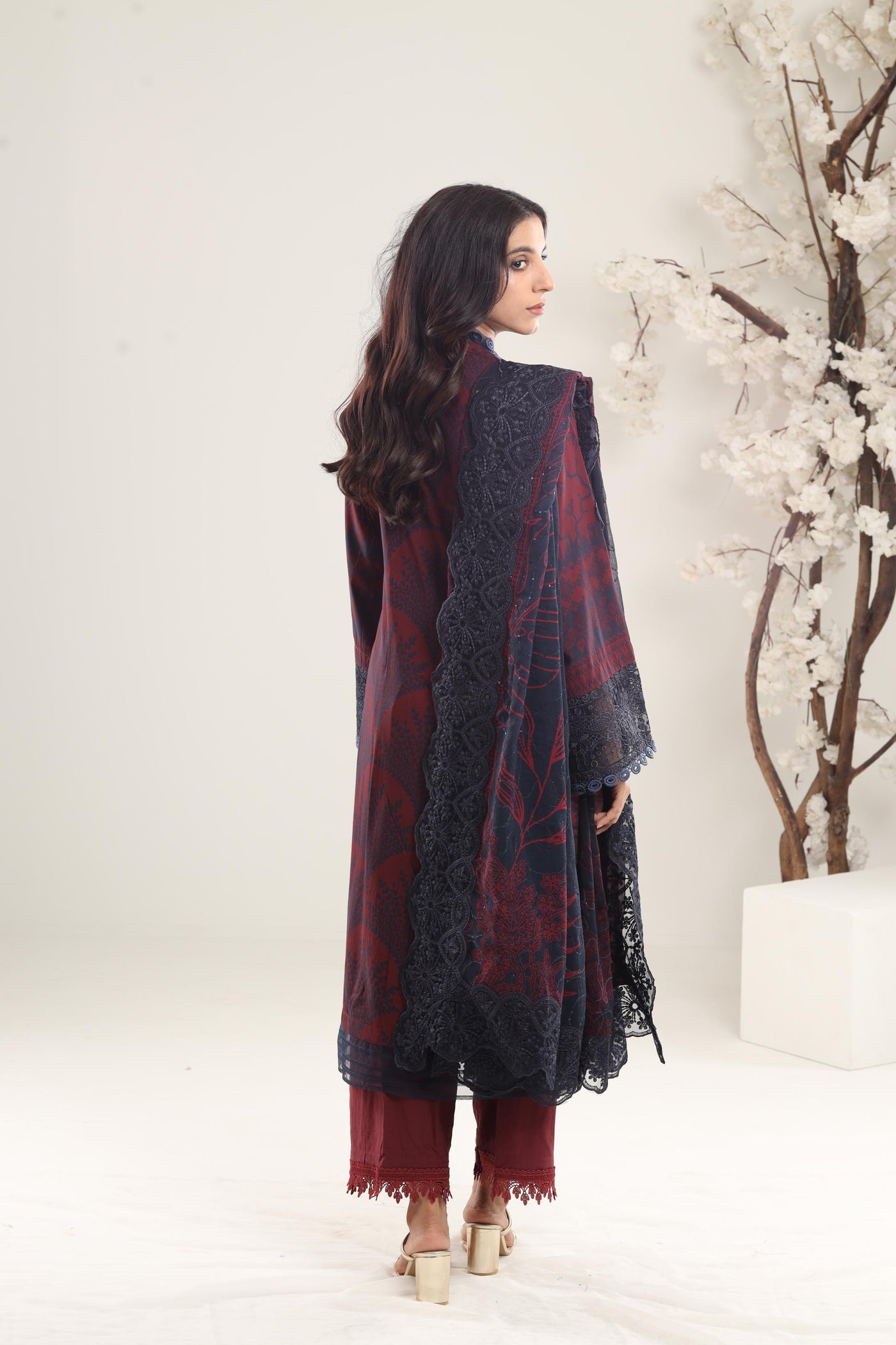 NSG-159 - Nureh Gardenia Winter Stitched