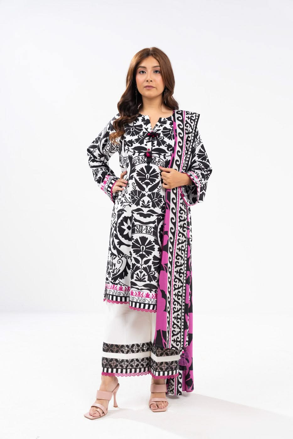 Printed Karandi White Unstitched Suit - Alkaram