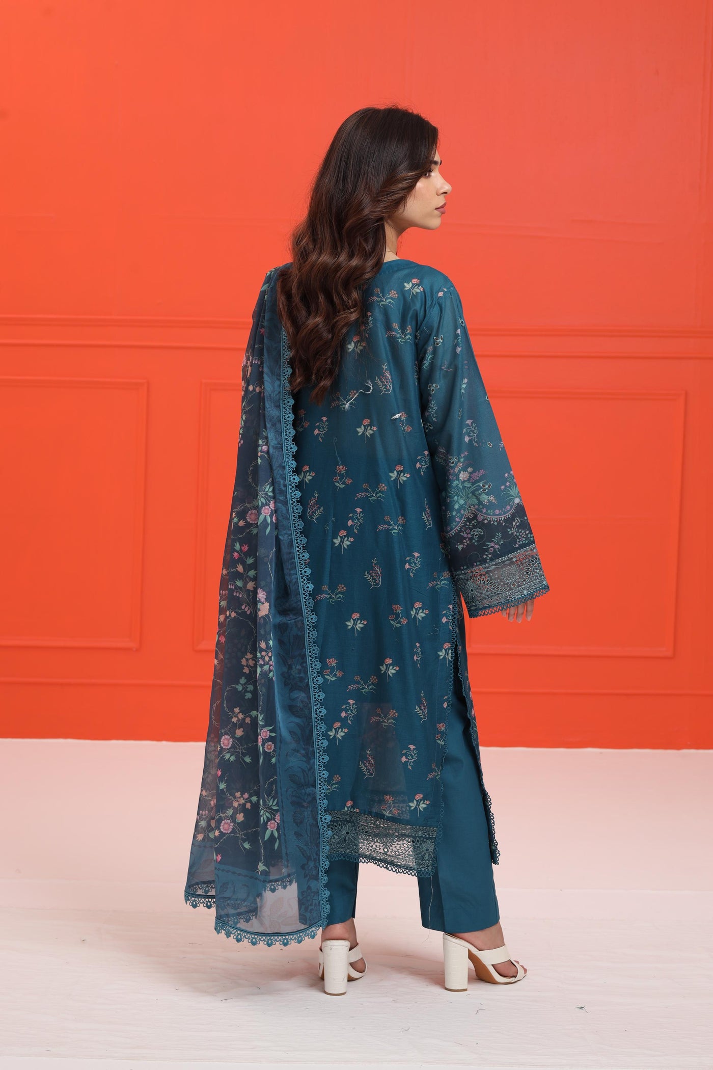 Rosheen B - Afrozeh Damask The Holiday Edit '25 Stitched