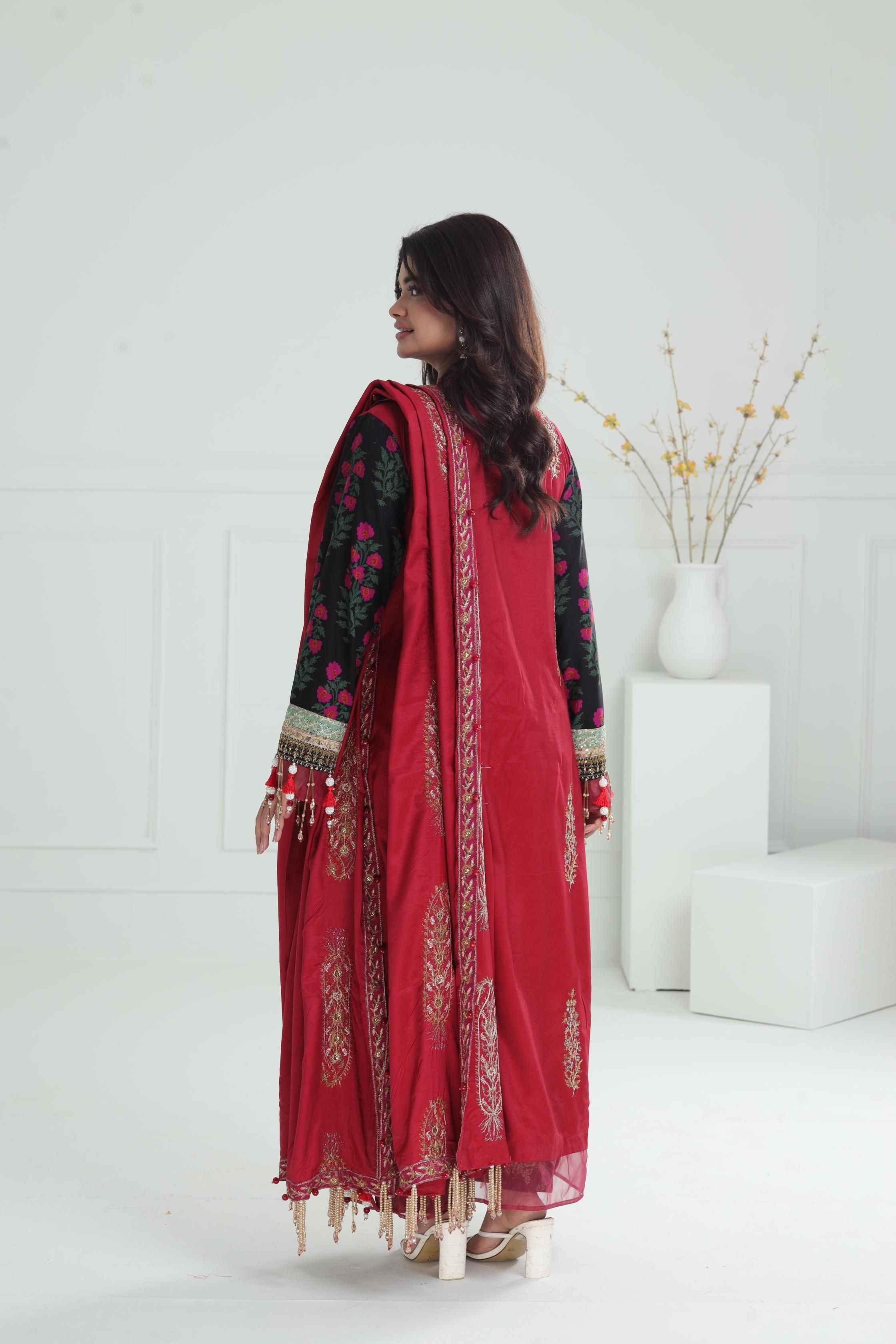 Design 2A - Sana Safinaz Winter Luxury Stitched Collection – Janan