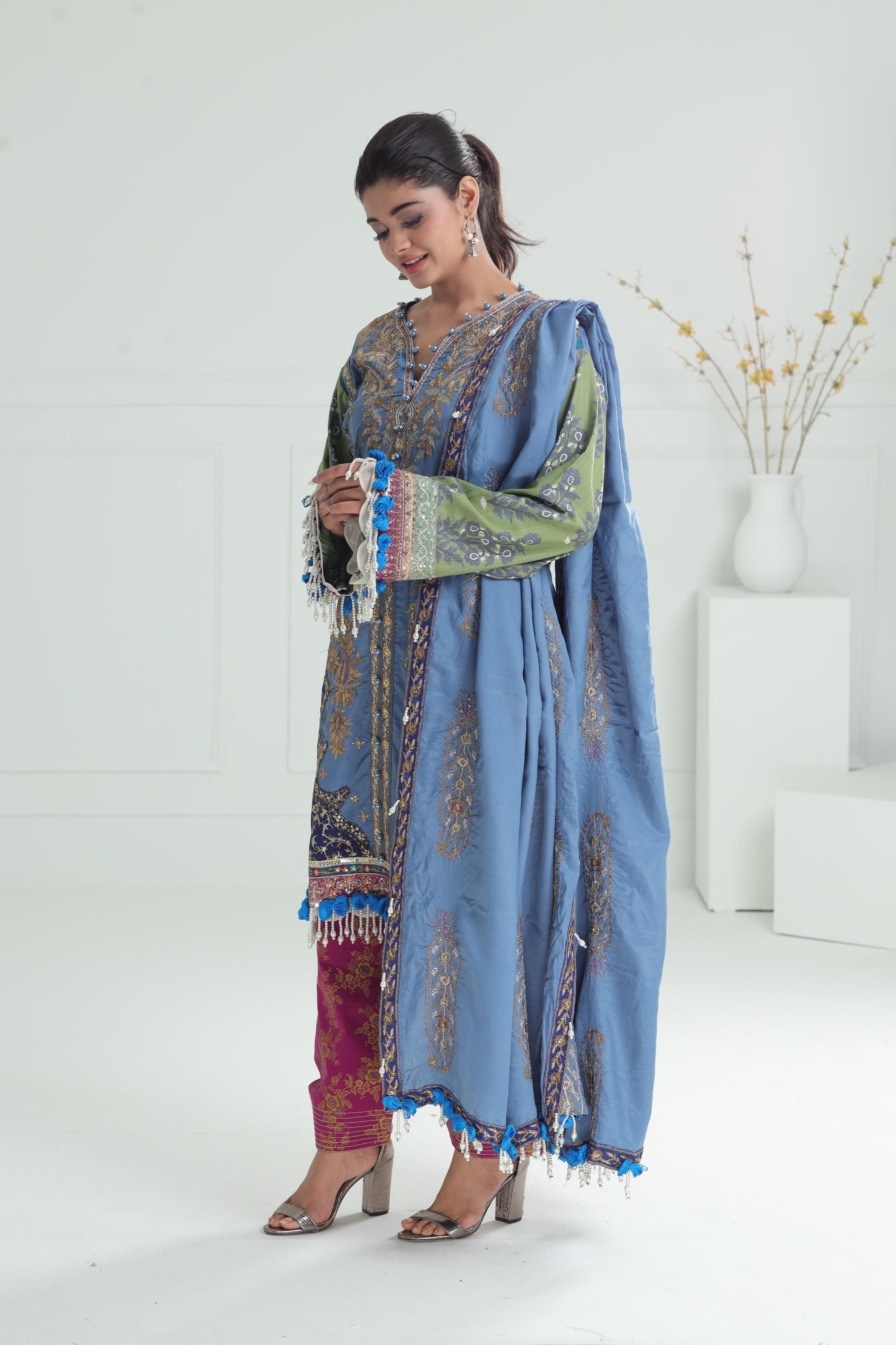 Design 2B - Sana Safinaz Winter Luxury Stitched Collection – Janan