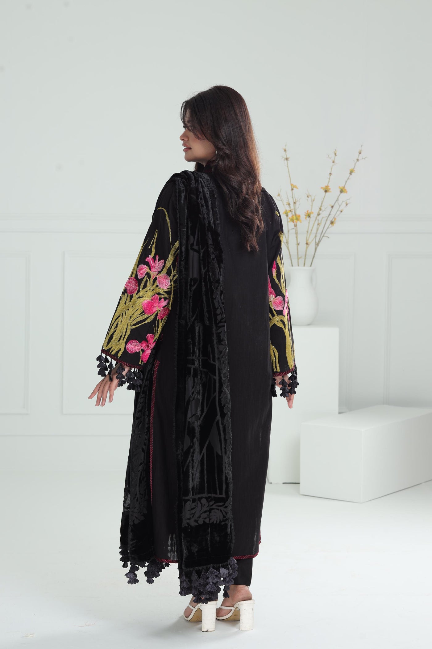 Design 3A - Sana Safinaz Winter Luxury Stitched Collection