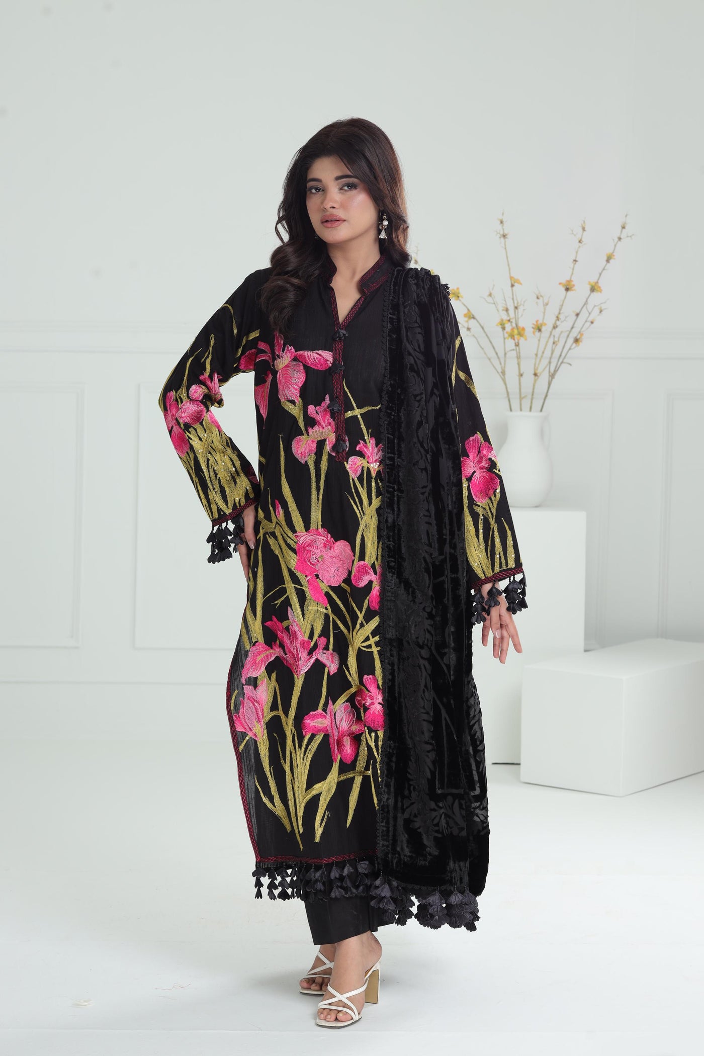 Design 3A - Sana Safinaz Winter Luxury Stitched Collection