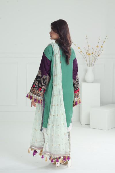 Design 4A - Sana Safinaz Winter Luxury Stitched Collection