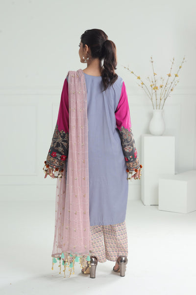 Design 4B - Sana Safinaz Winter Luxury Stitched Collection