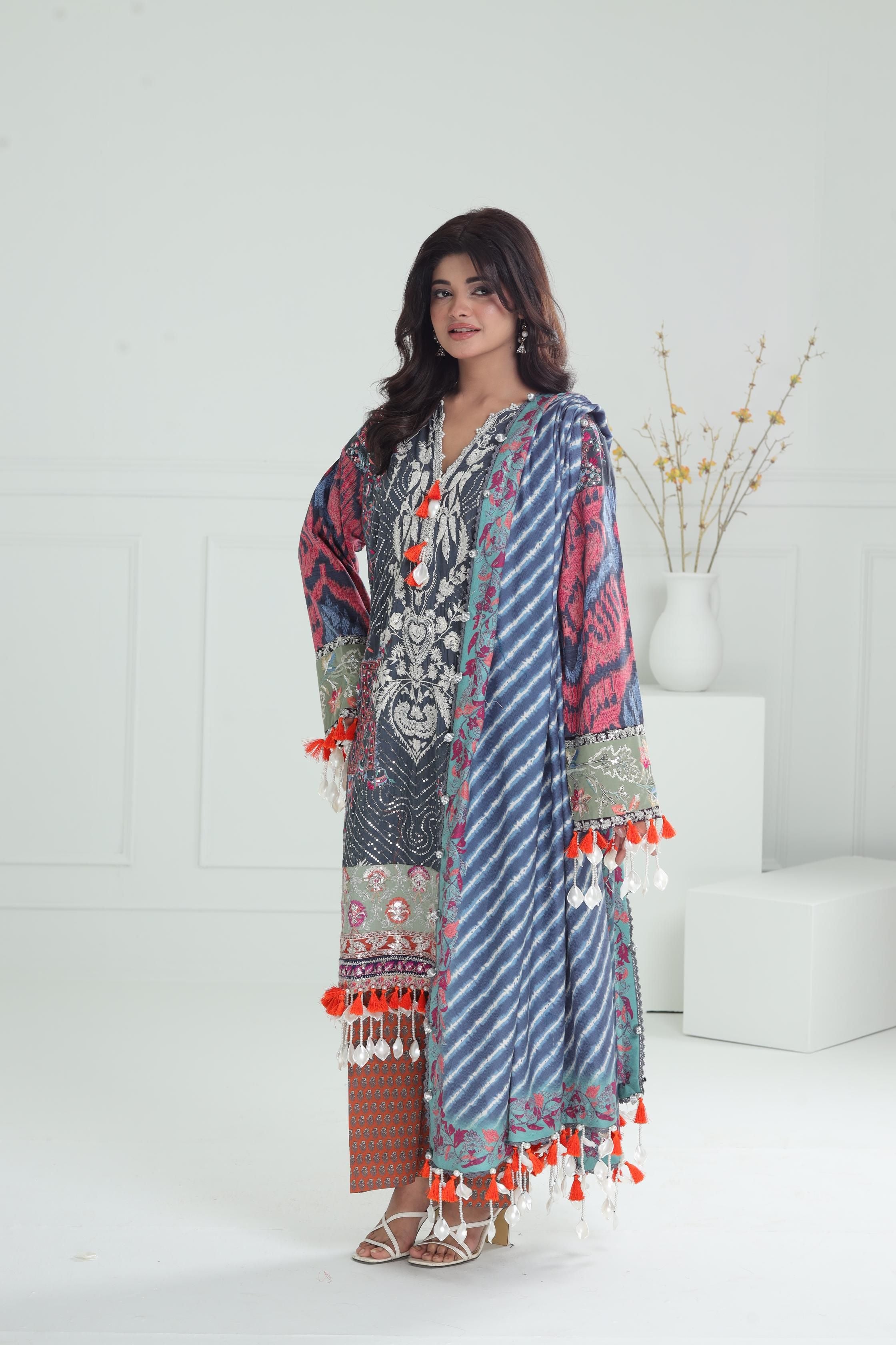Design 7B - Sana Safinaz Winter Luxury Stitched Collection – Janan