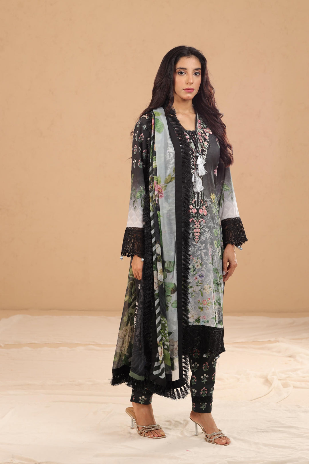 Design 7B - Sobia Nazir Vital Stitched
