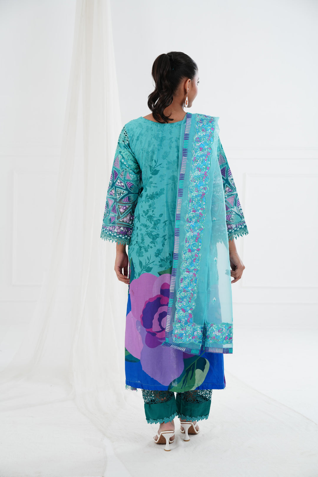 Sovana - Afrozeh Luxury Lawn Stitched