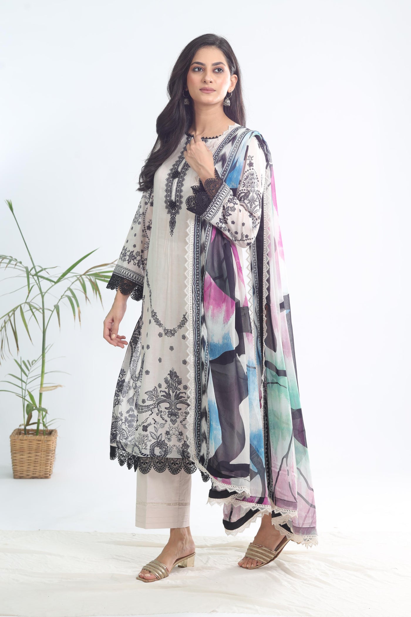 Lawn Off White Stitched Signature Prints - Nureh