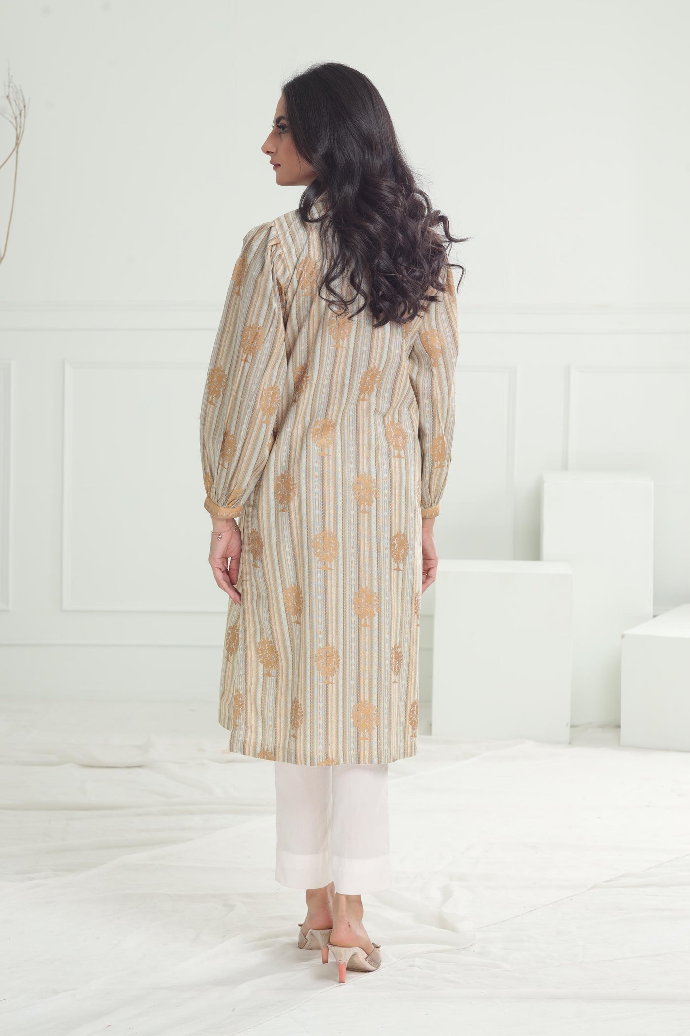 Khaddar Off White Kurti - Limelight