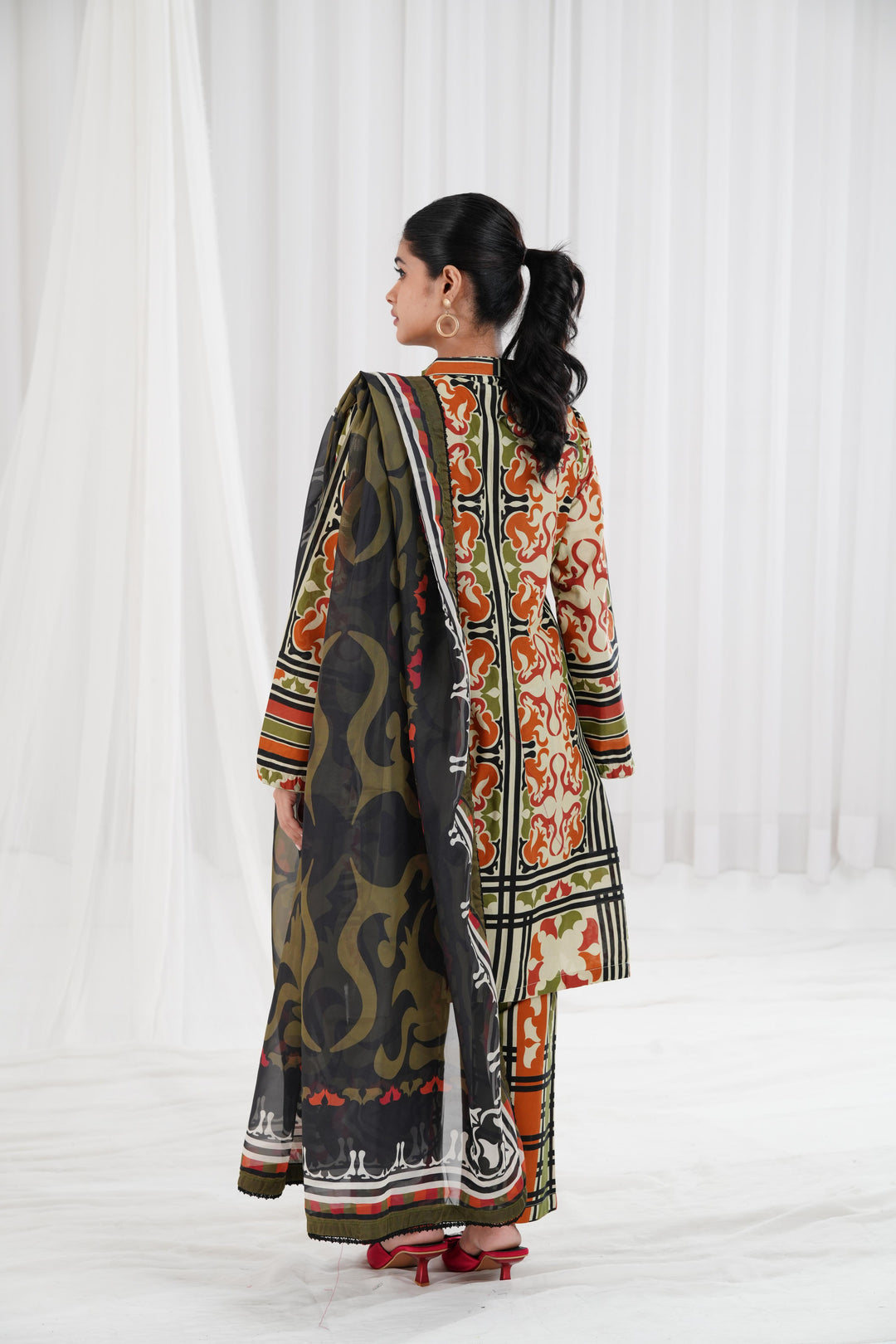 Digital Printed Lawn Multi Stitched Suit - Jazmin
